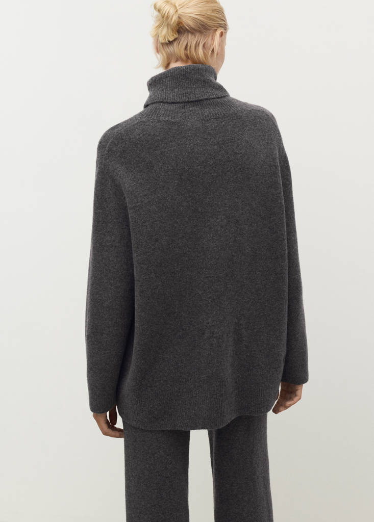 Turtleneck knit sweater — Charcoal