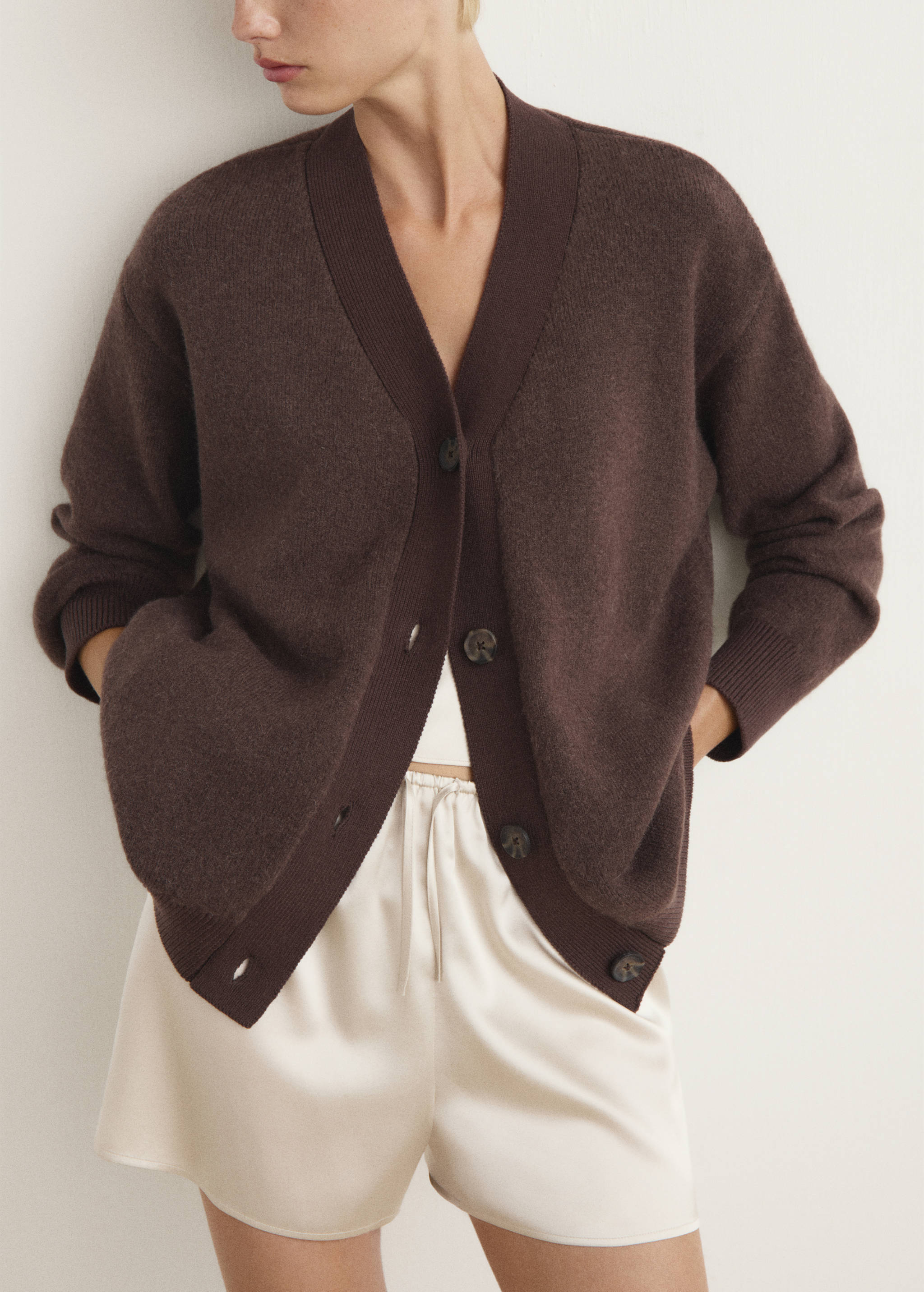 Knitted cardigan with contrasting detail - Medium plane