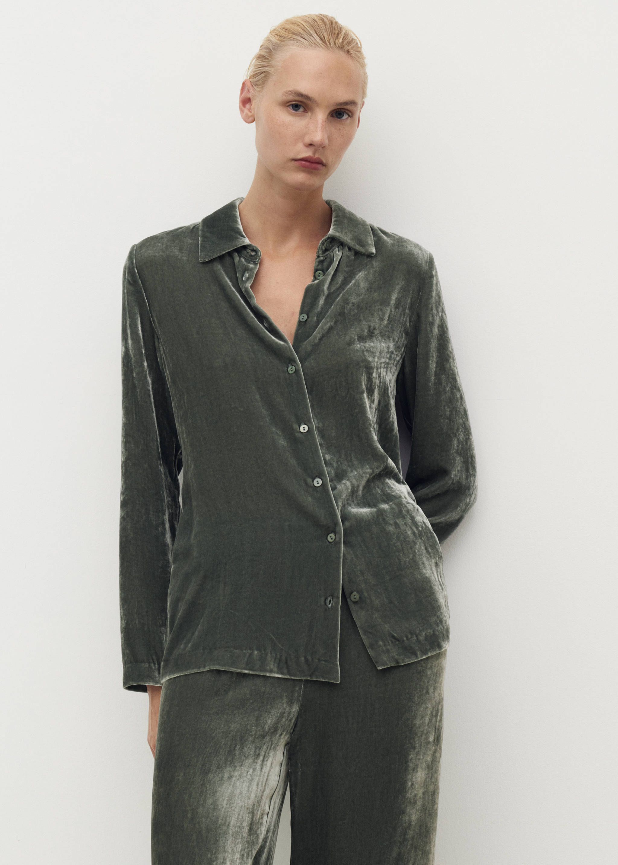 Camisa de veludo sedoso - Plano médio