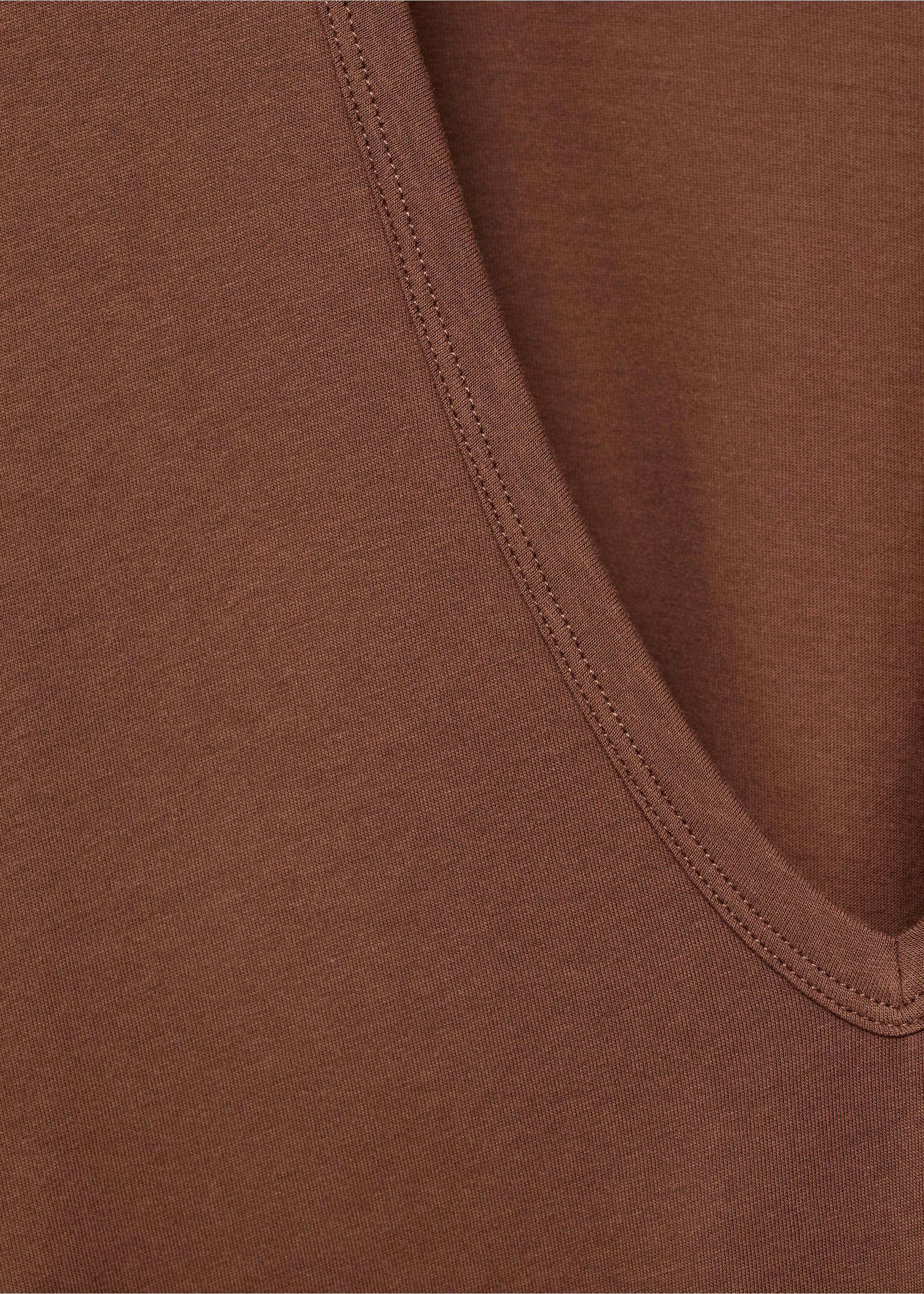 Brown pyjama t-shirt fabric and V-neckline detail, Brown. Ref: 17034112-00.