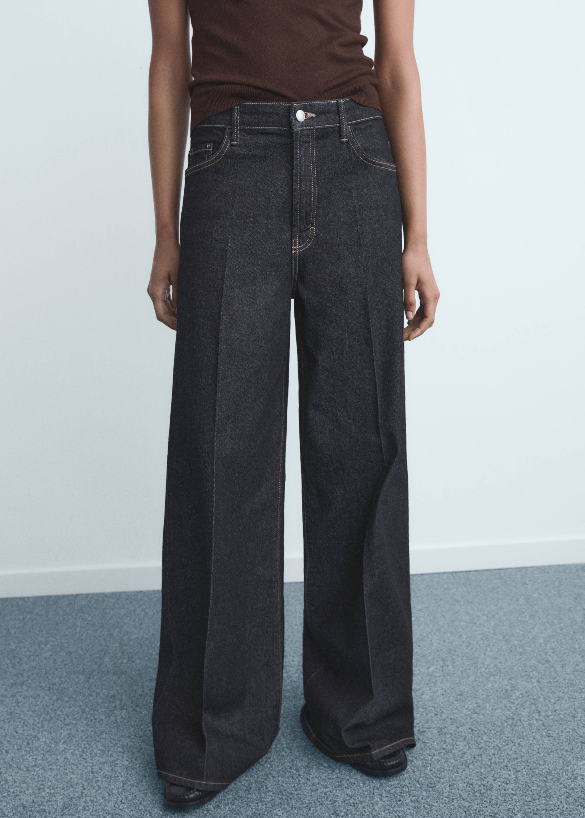 Calças de ganga wide leg com cintura alta - Plano médio