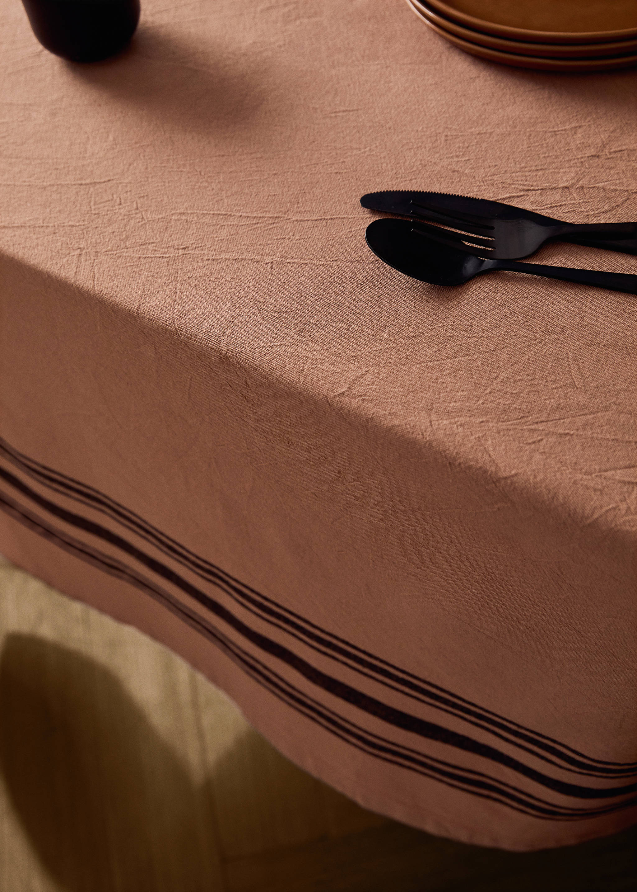 Cotton striped tablecloth for 6 to 8 diners - Details of the article 8