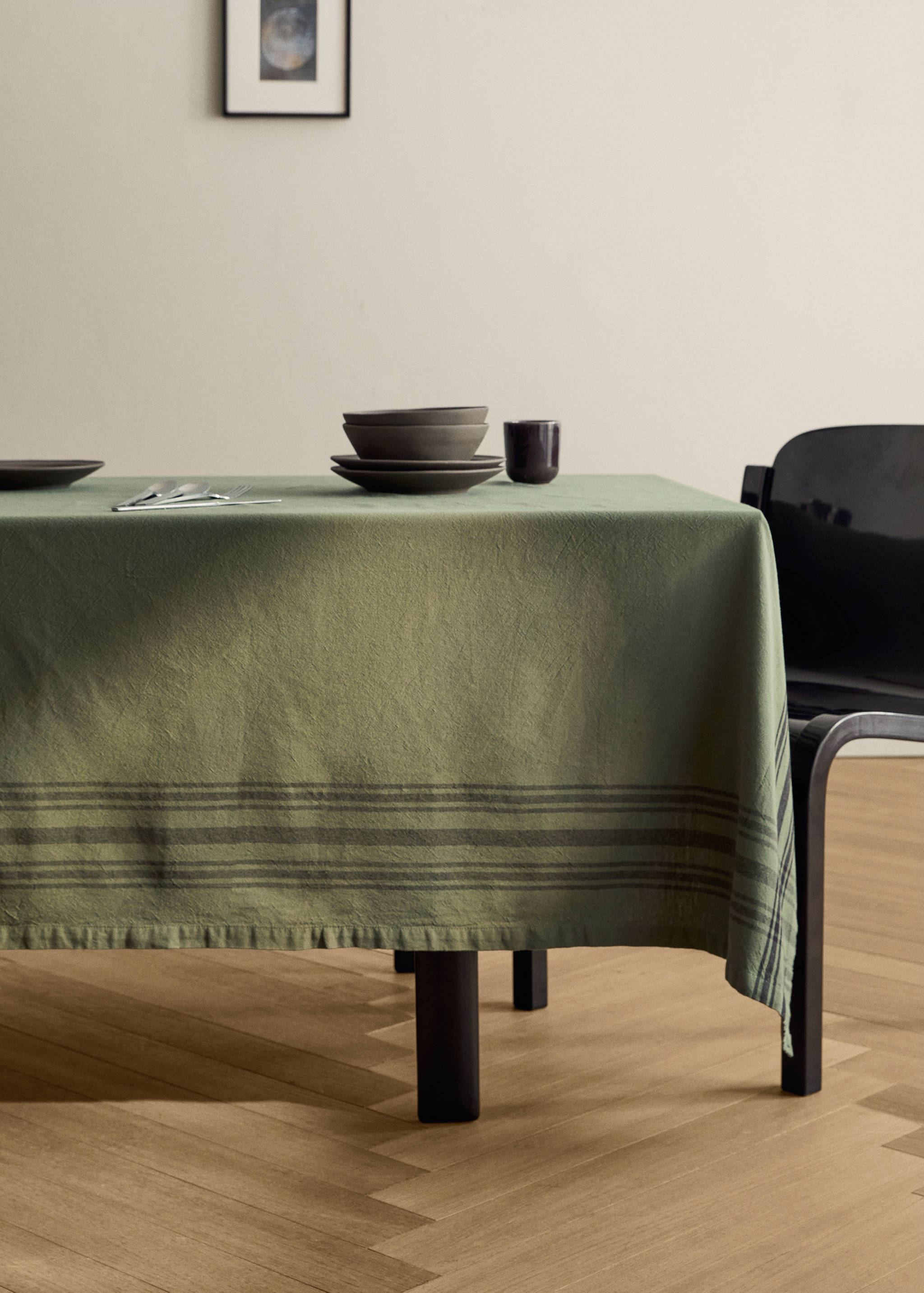 Cotton striped tablecloth for 6 to 8 diners - General plane