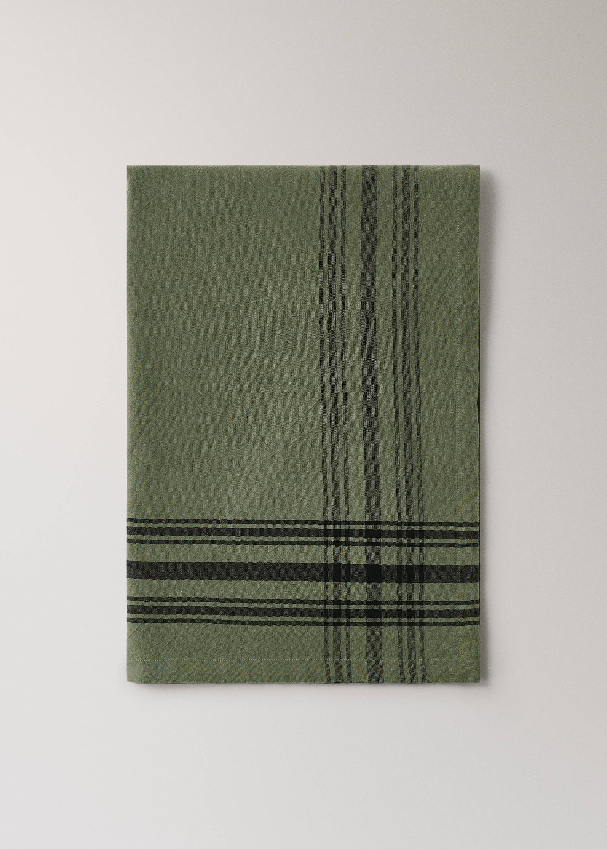 Cotton striped tablecloth for 6 to 8 diners - Article without model