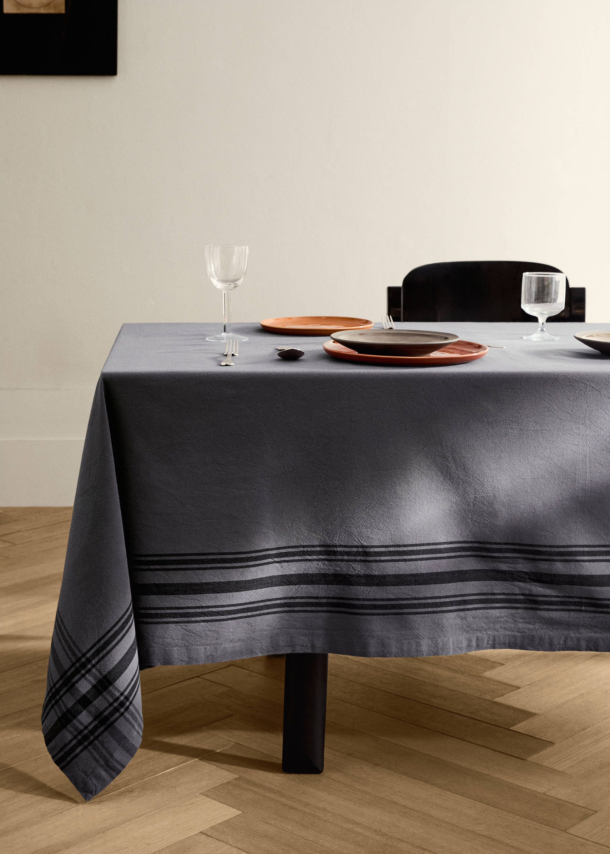 Cotton striped tablecloth for 6 to 8 diners - General plane