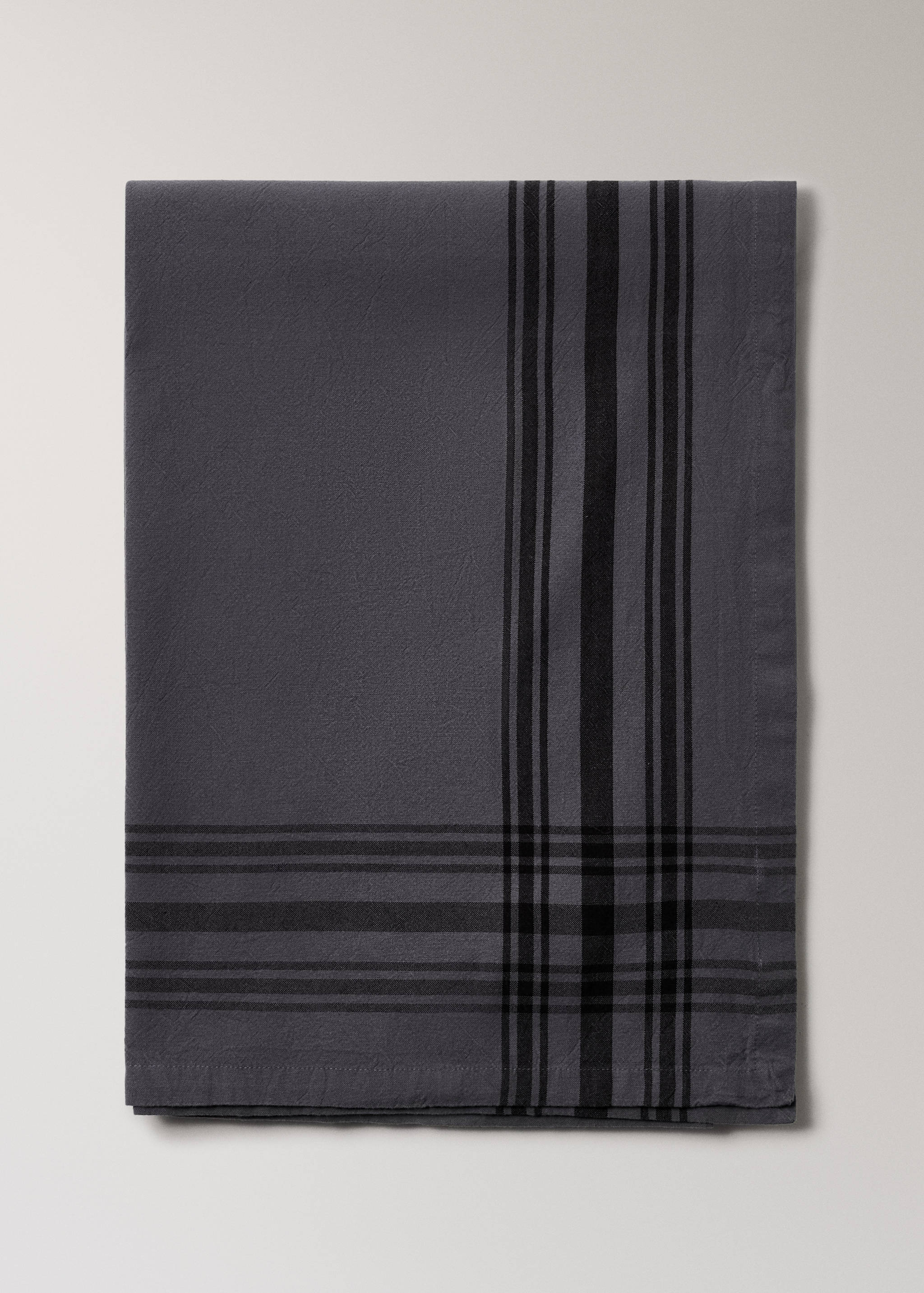 Cotton striped tablecloth for 6 to 8 diners - Article without model