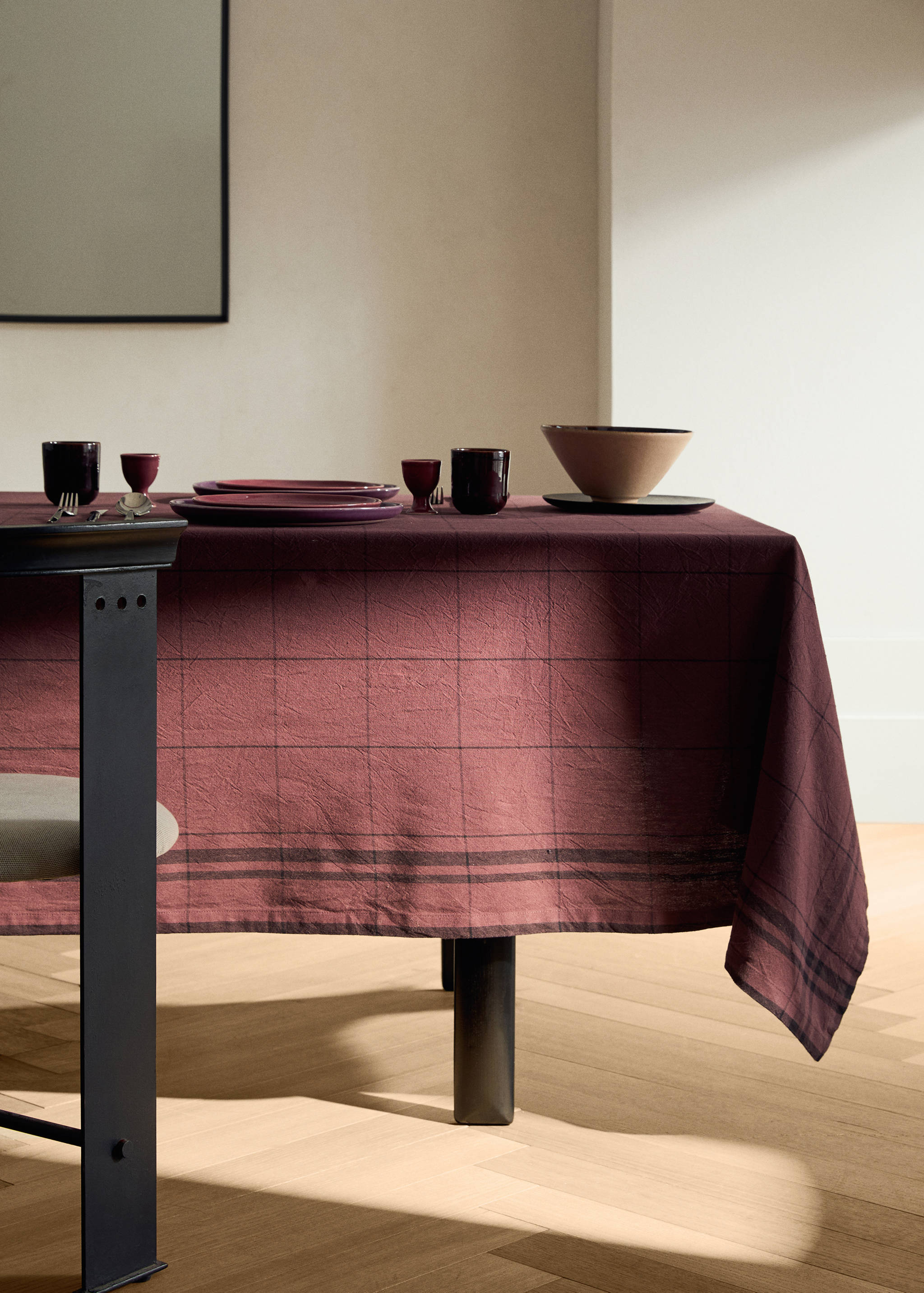 100% cotton overdyed check tablecloth for 2 to 4 diners - General plane