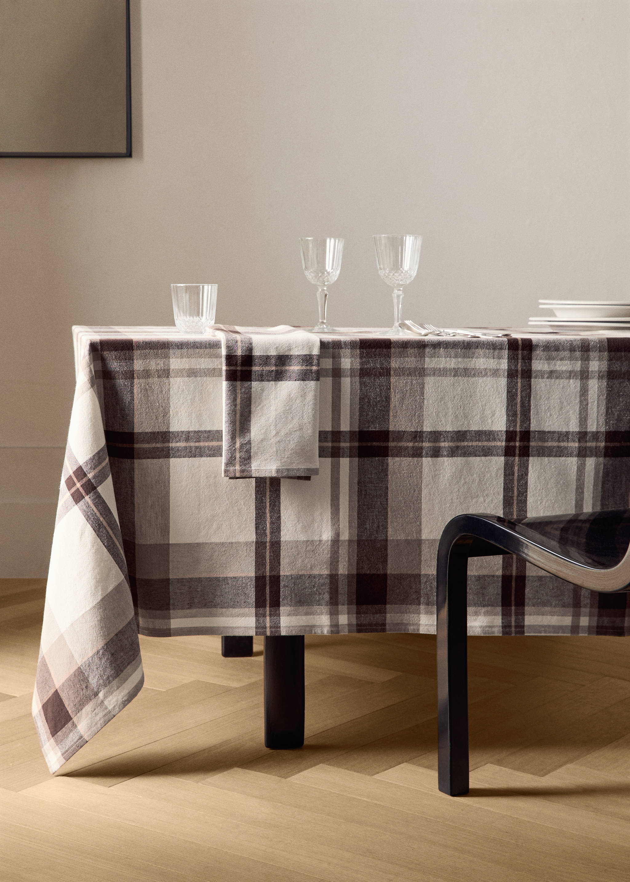 Cotton linen check tablecloth for 2 to 4 diners - General plane
