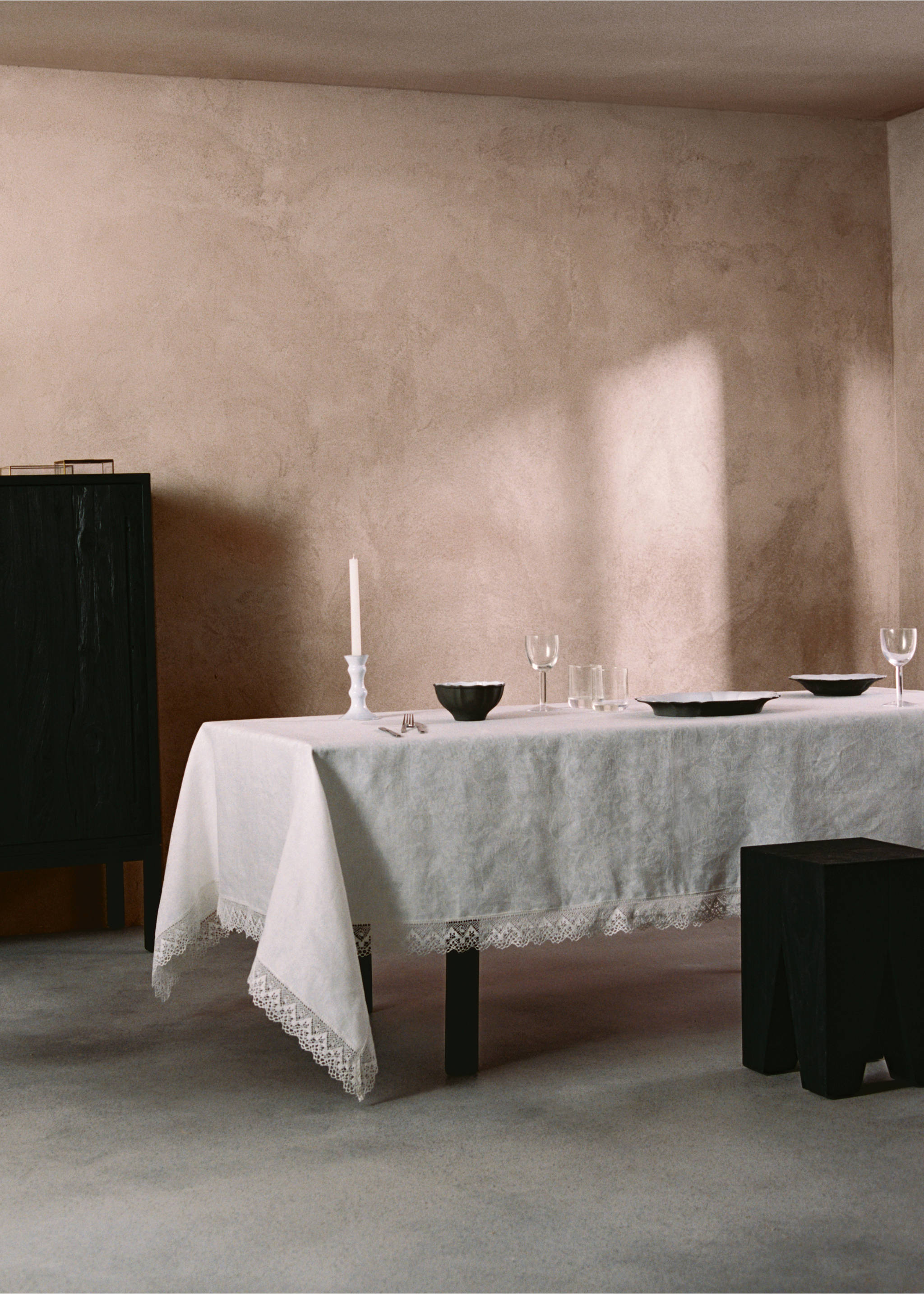 Linneduk jacquard blommig med spets för 6 till 8 gäster - Detaljer om artikeln 6, Benvit. Ref: 17034131-00.