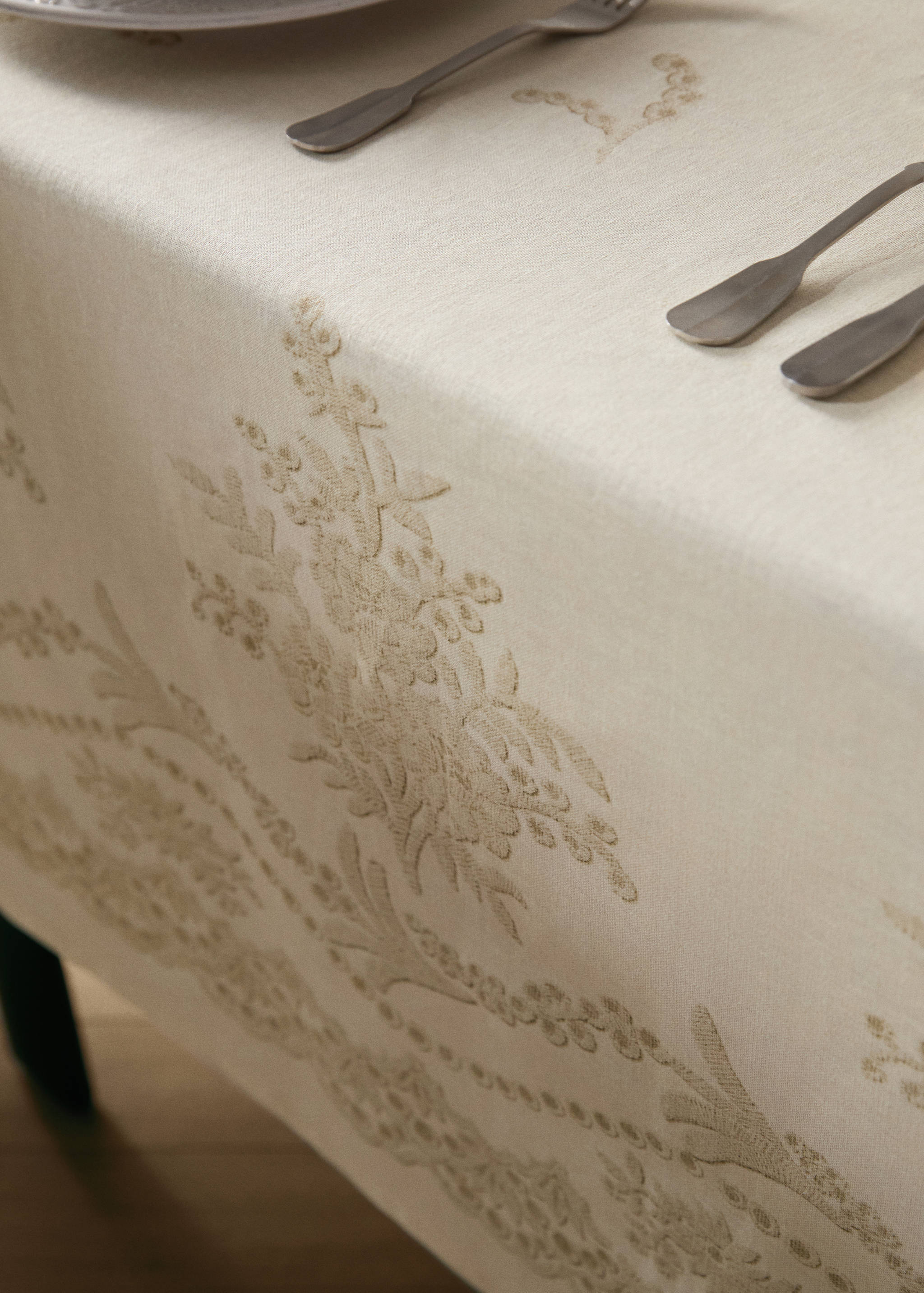 Cotton linen tablecloth with floral design for 6 to 8 diners - Details of the article 7