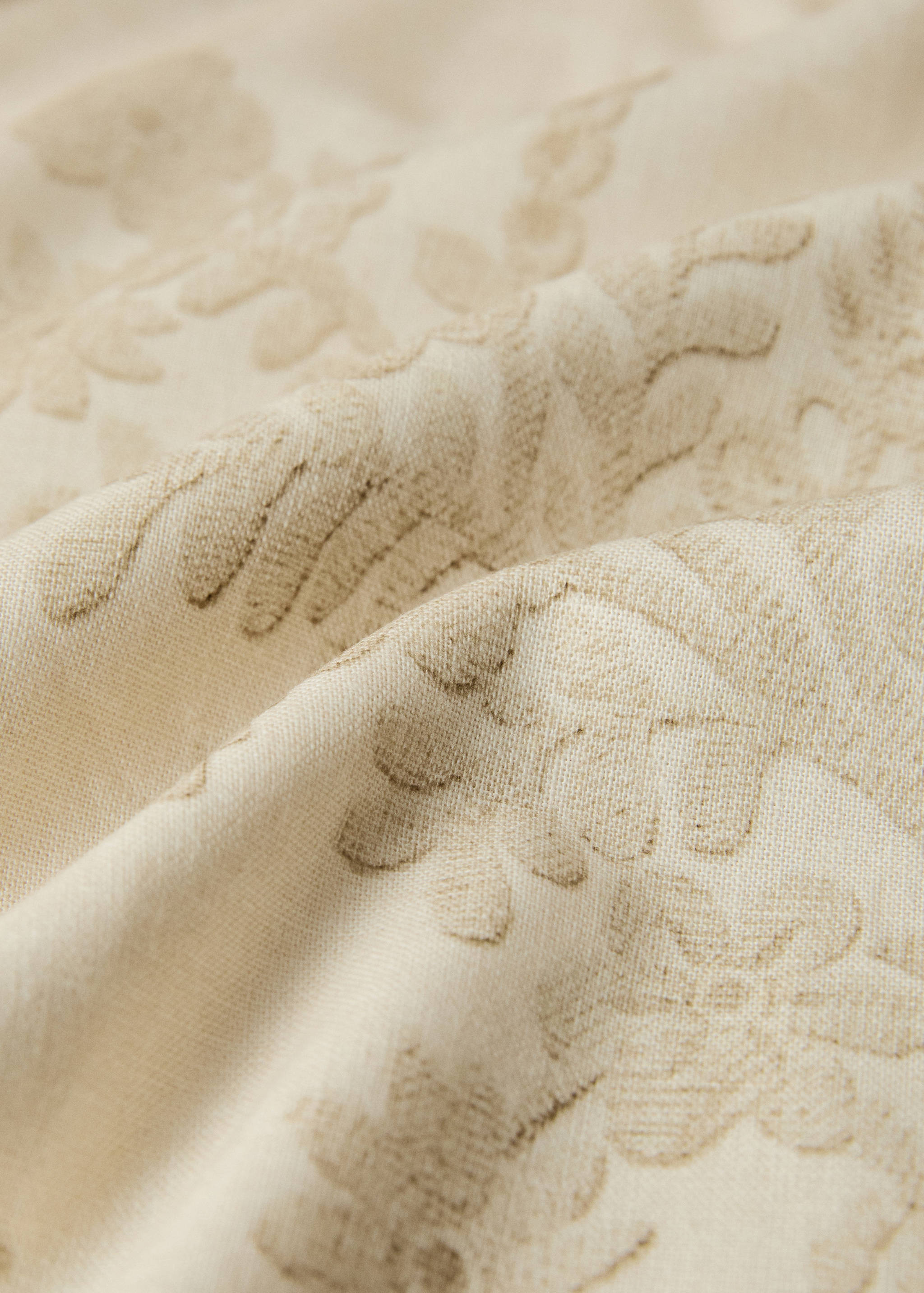 Cotton linen tablecloth with floral design for 6 to 8 diners - Details of the article 2