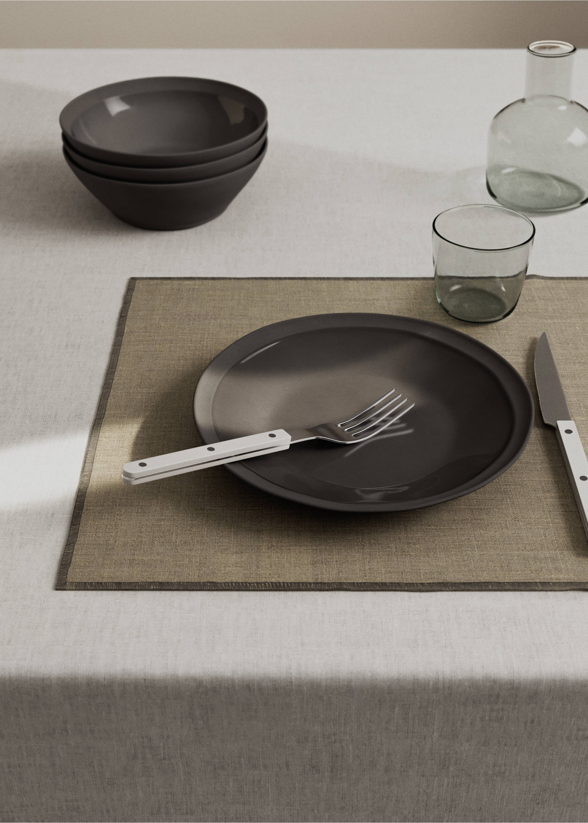 Resin-coated linen placemat with contrasting overlock - General plane, Light/Pastel Brown. Ref: 17034137-00.
