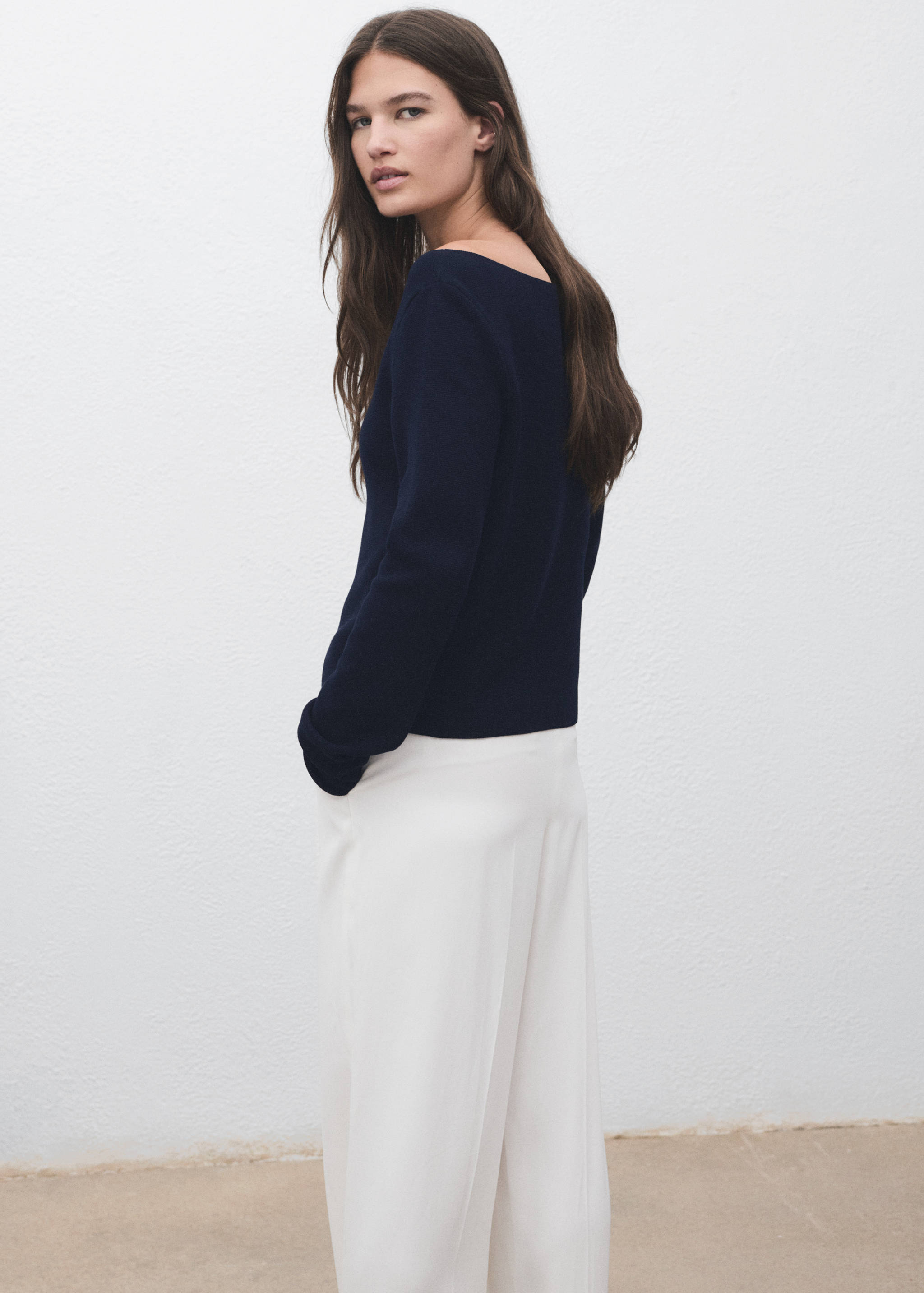 Fine-knit boat-neck sweater - Reverse of the article