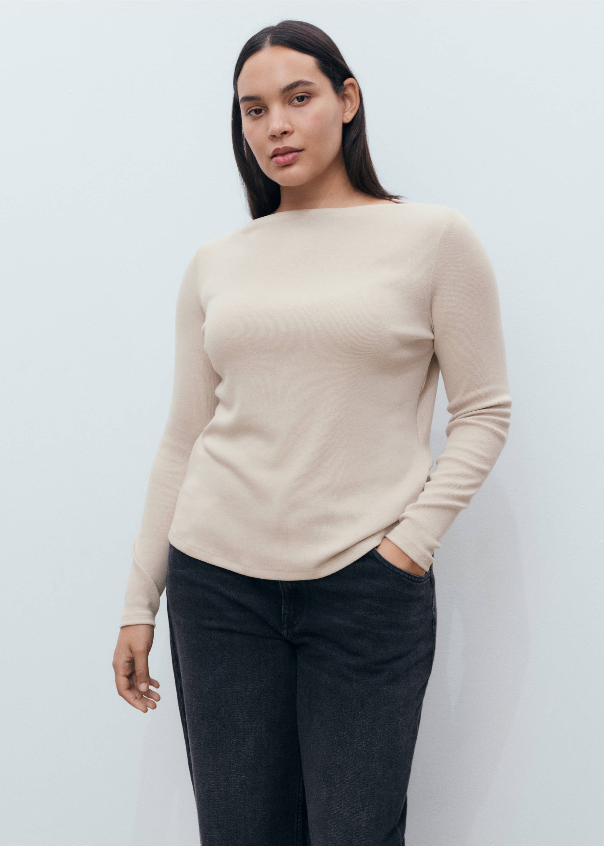 Long-sleeved boat-neck t-shirt - Details of the article 5, Sand. Ref: 17034142-00.