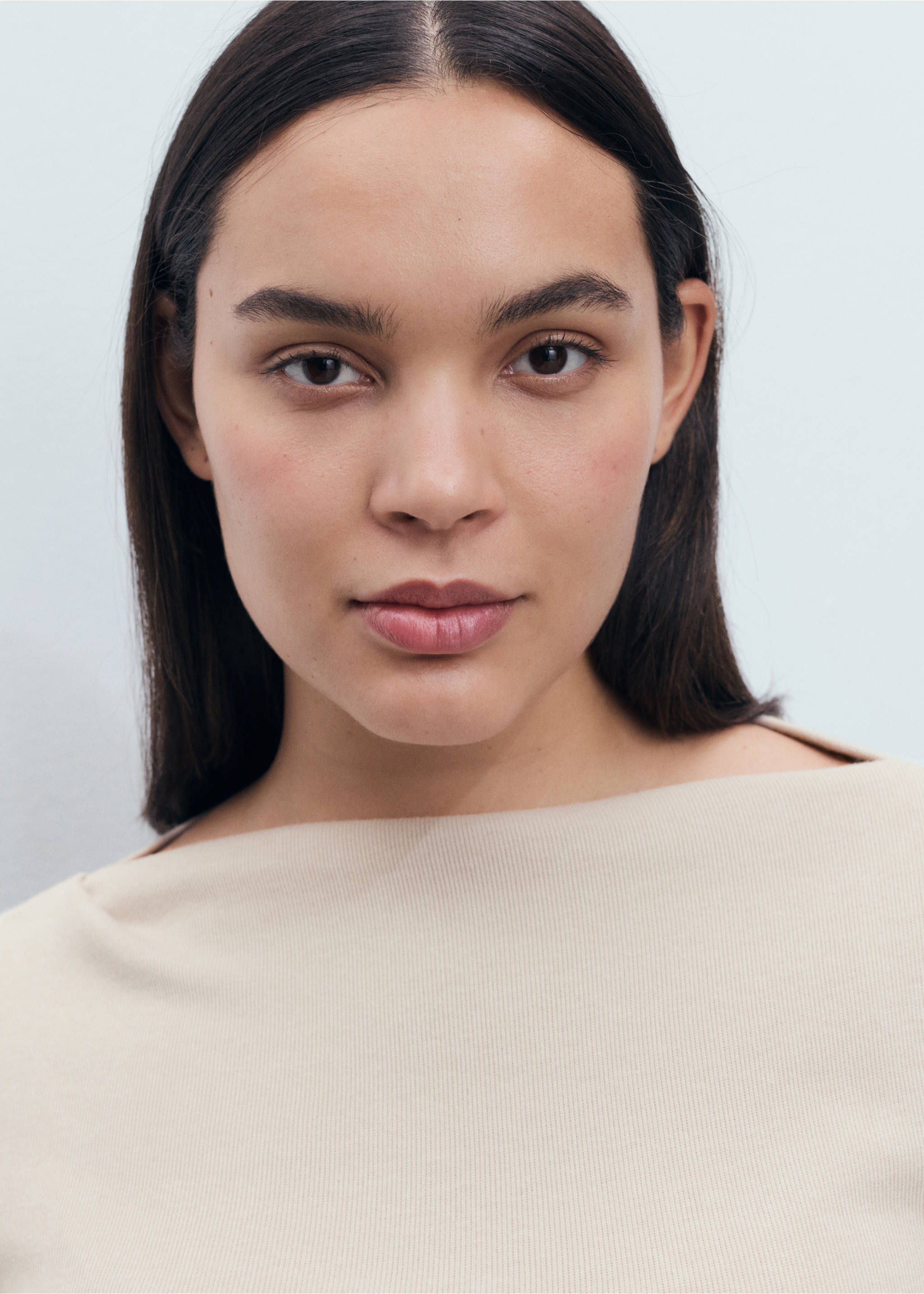 Long-sleeved boat-neck t-shirt - Details of the article 4, Sand. Ref: 17034142-00.