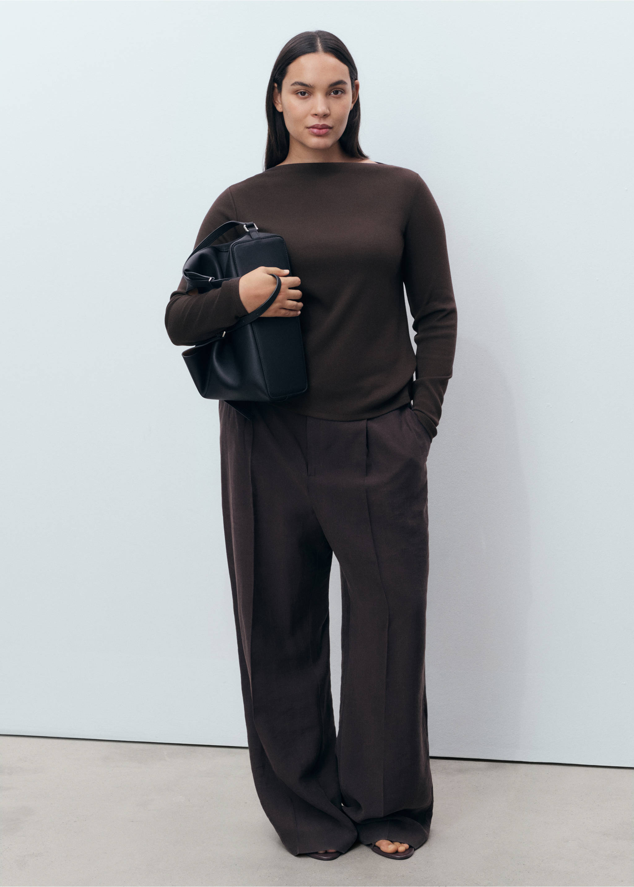 Long-sleeved boat-neck t-shirt - Details of the article 3, Chocolate. Ref: 17034142-00.