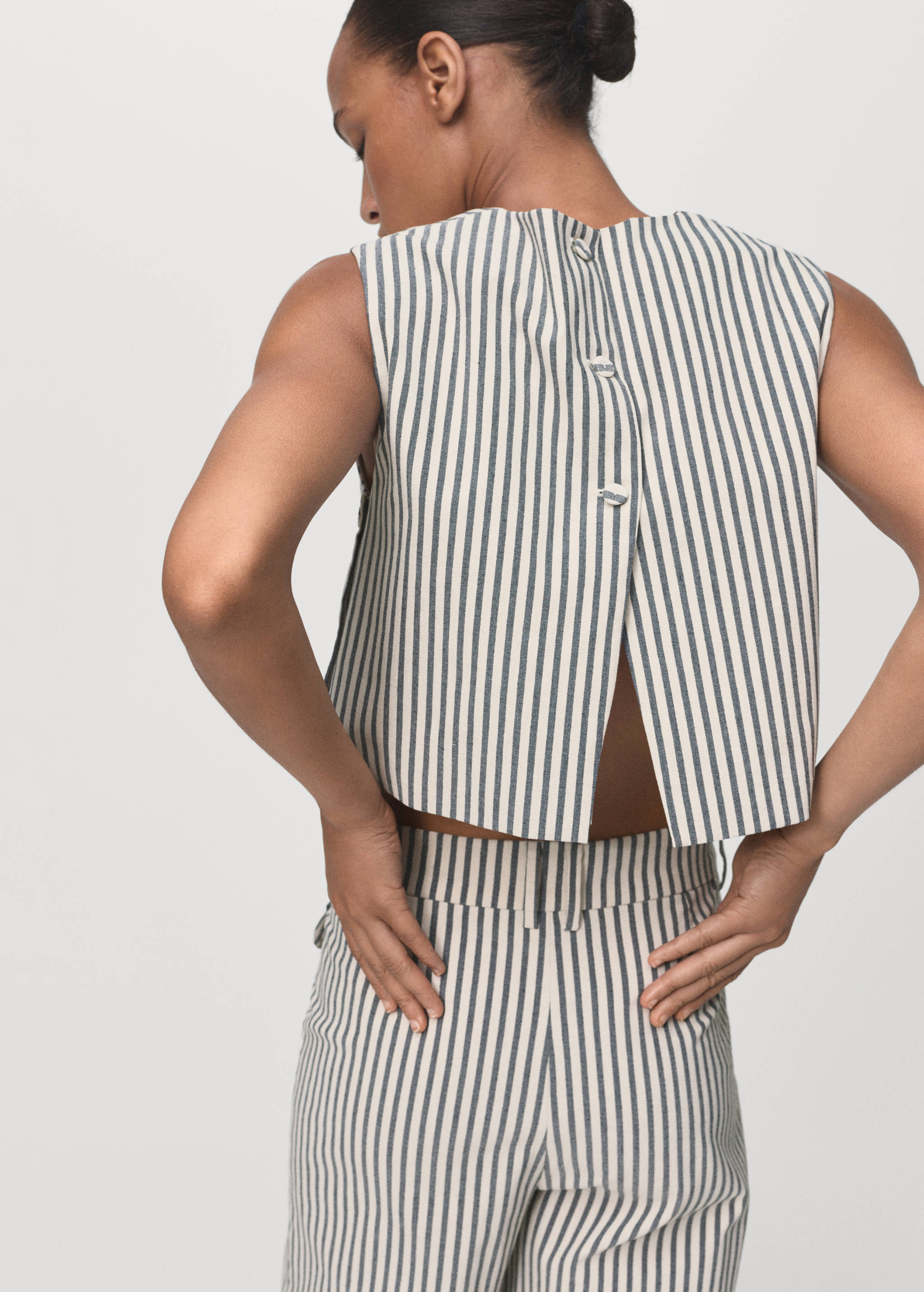 Buttons striped top - Reverse of the article