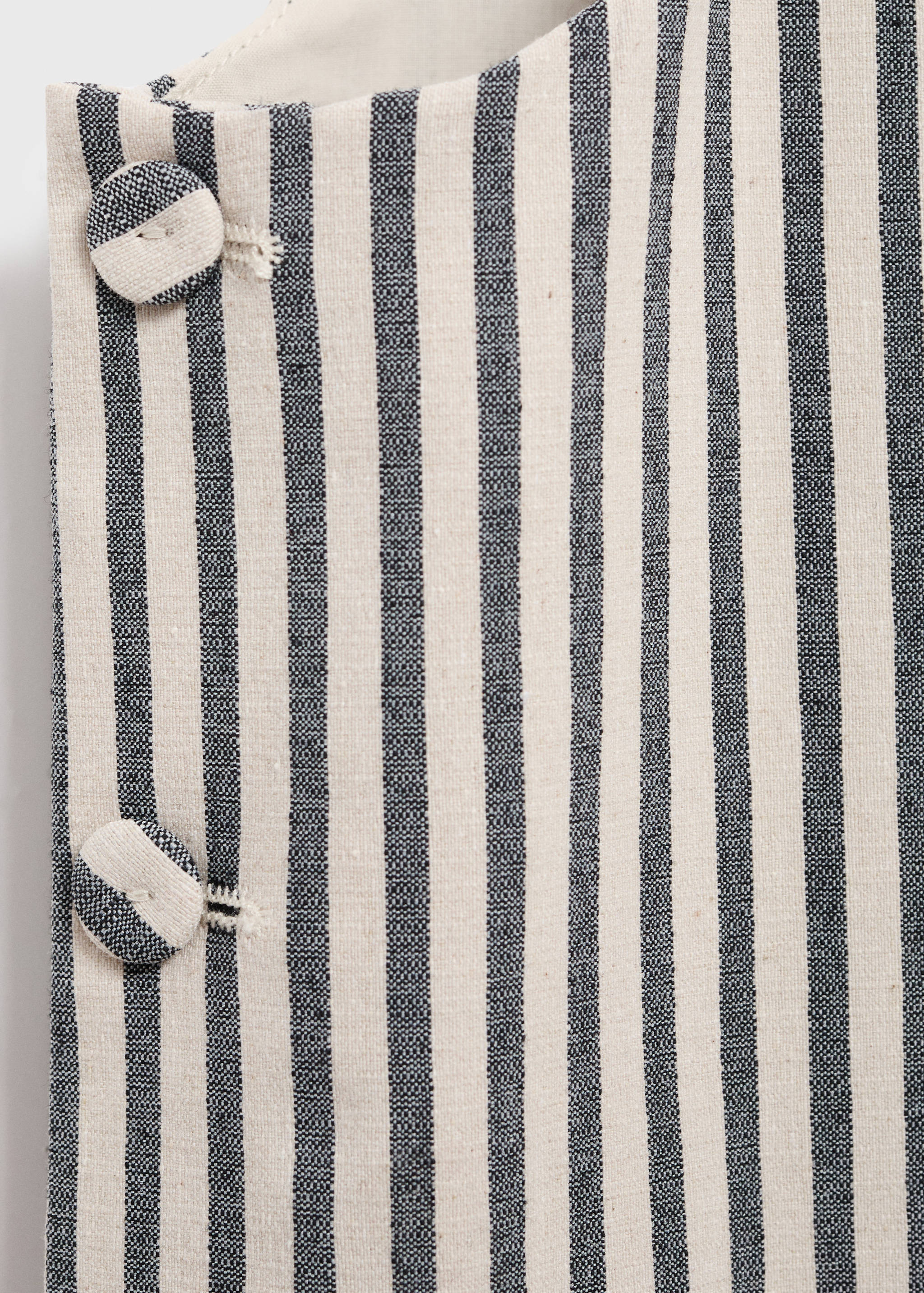 Buttons striped top - Details of the article 8