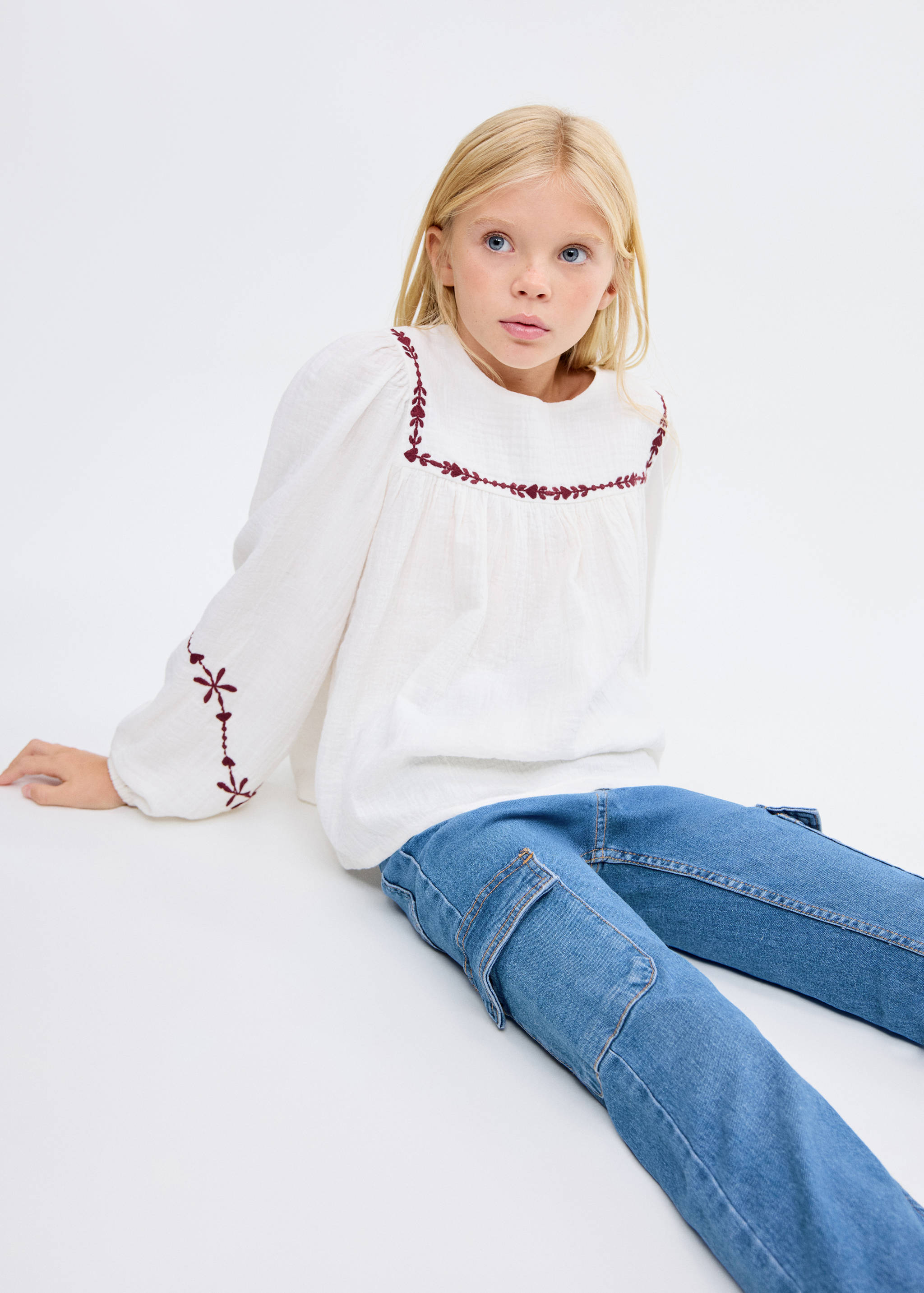 Джинсы flare карго - Средний план