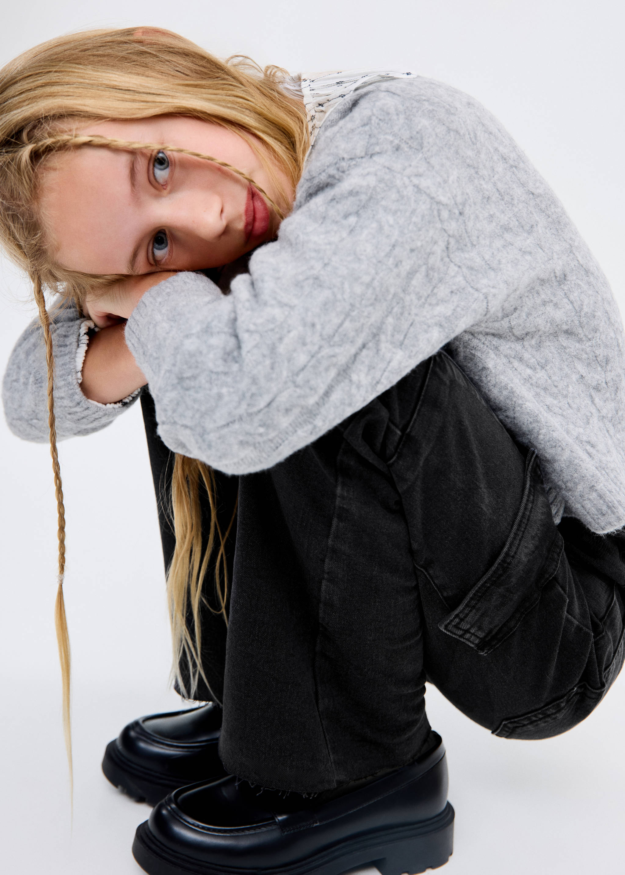 Джинсы flare карго - Средний план