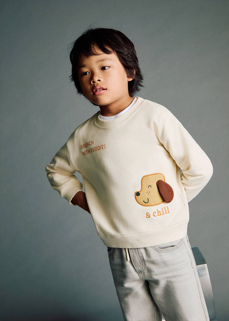 Sweatshirt with embroidered animals — Ecru