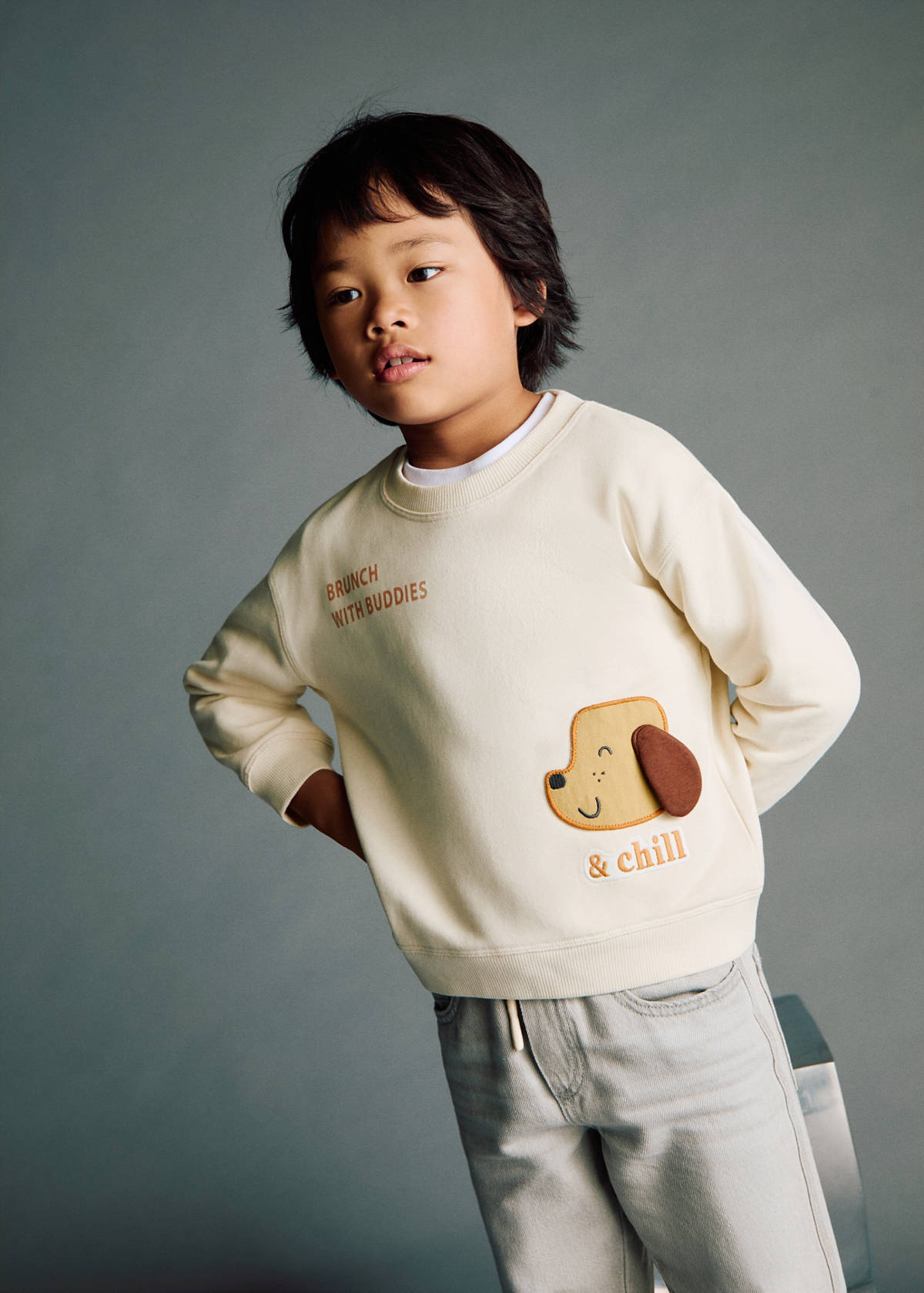 Sweatshirt with embroidered animals — Ecru