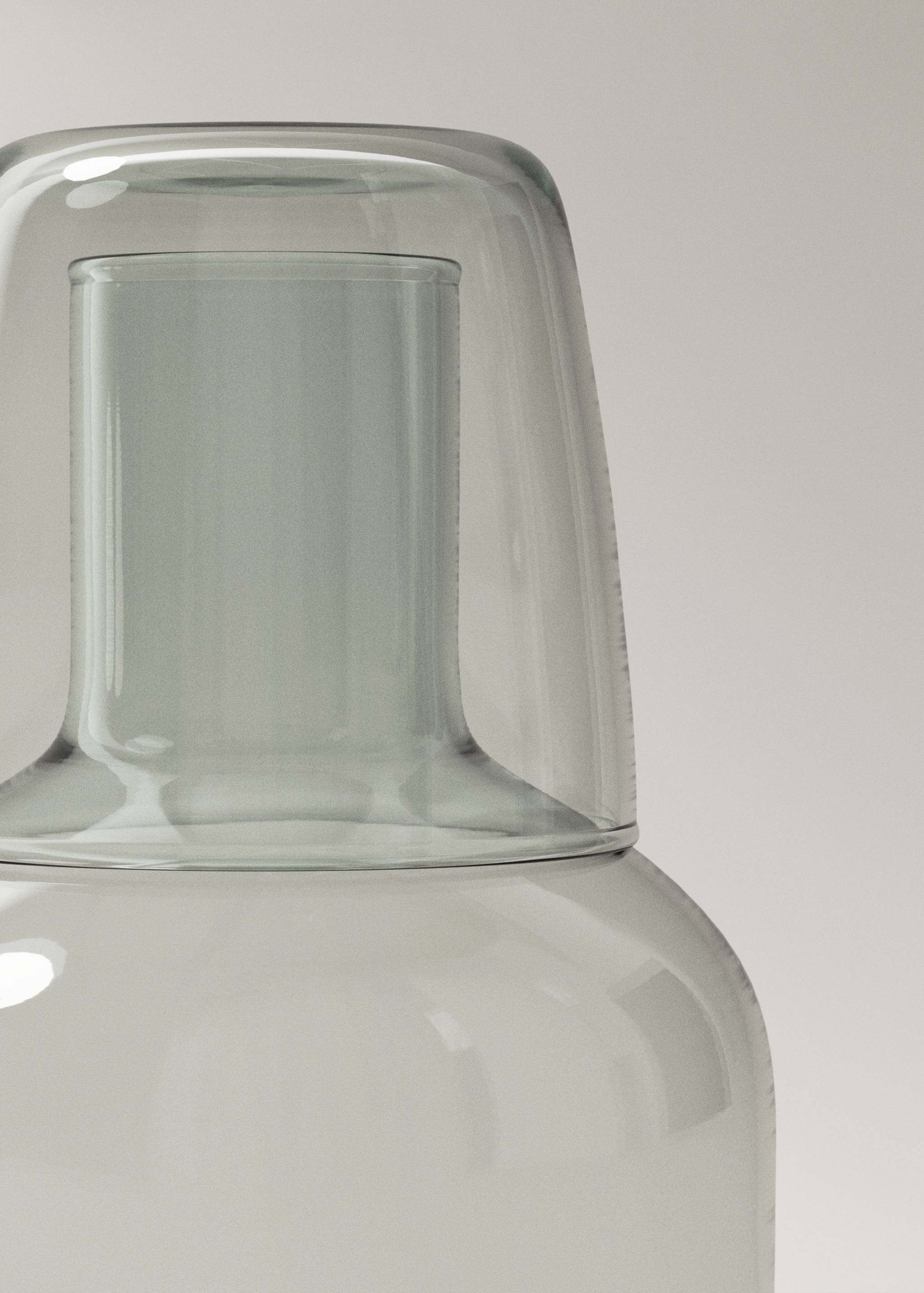 Vase i røykfarget borosilikatglass - Artikkeldetalj 2