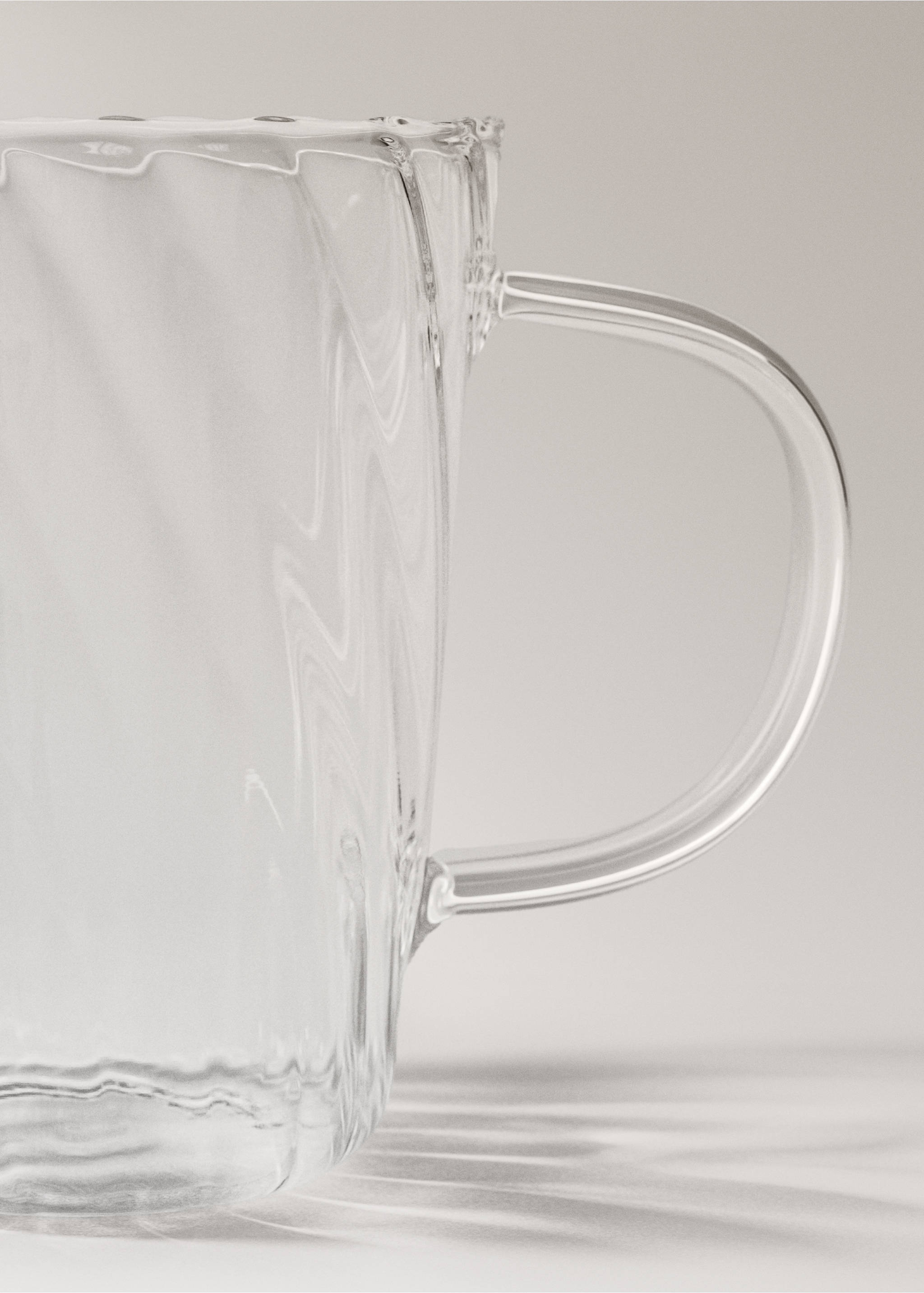 Leiteira de borossilicato com asa - Pormenor do artigo 1, Branco-pérola. Ref: 17034442-00.