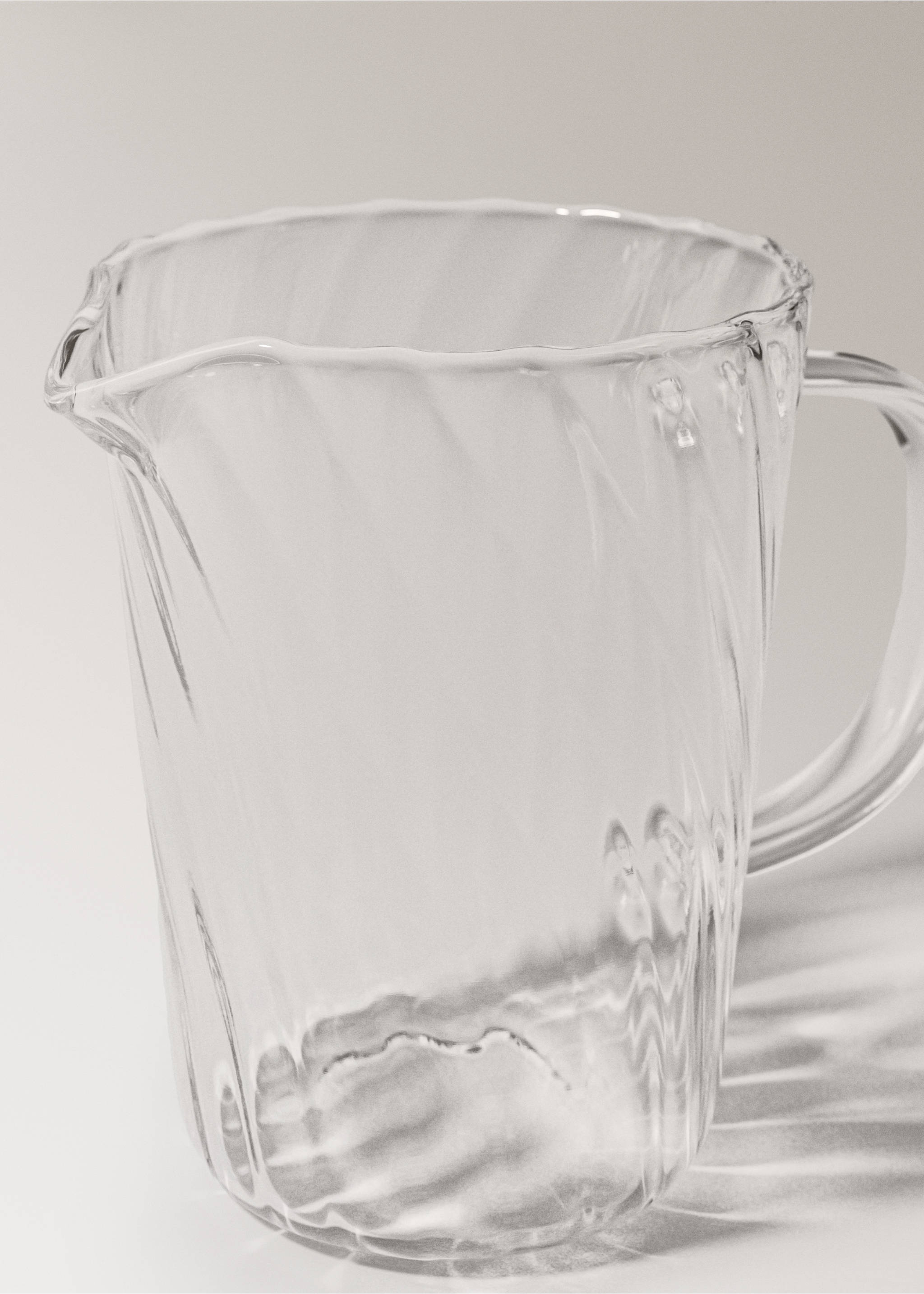 Leiteira de borossilicato com asa - Pormenor do artigo 2, Branco-pérola. Ref: 17034442-00.