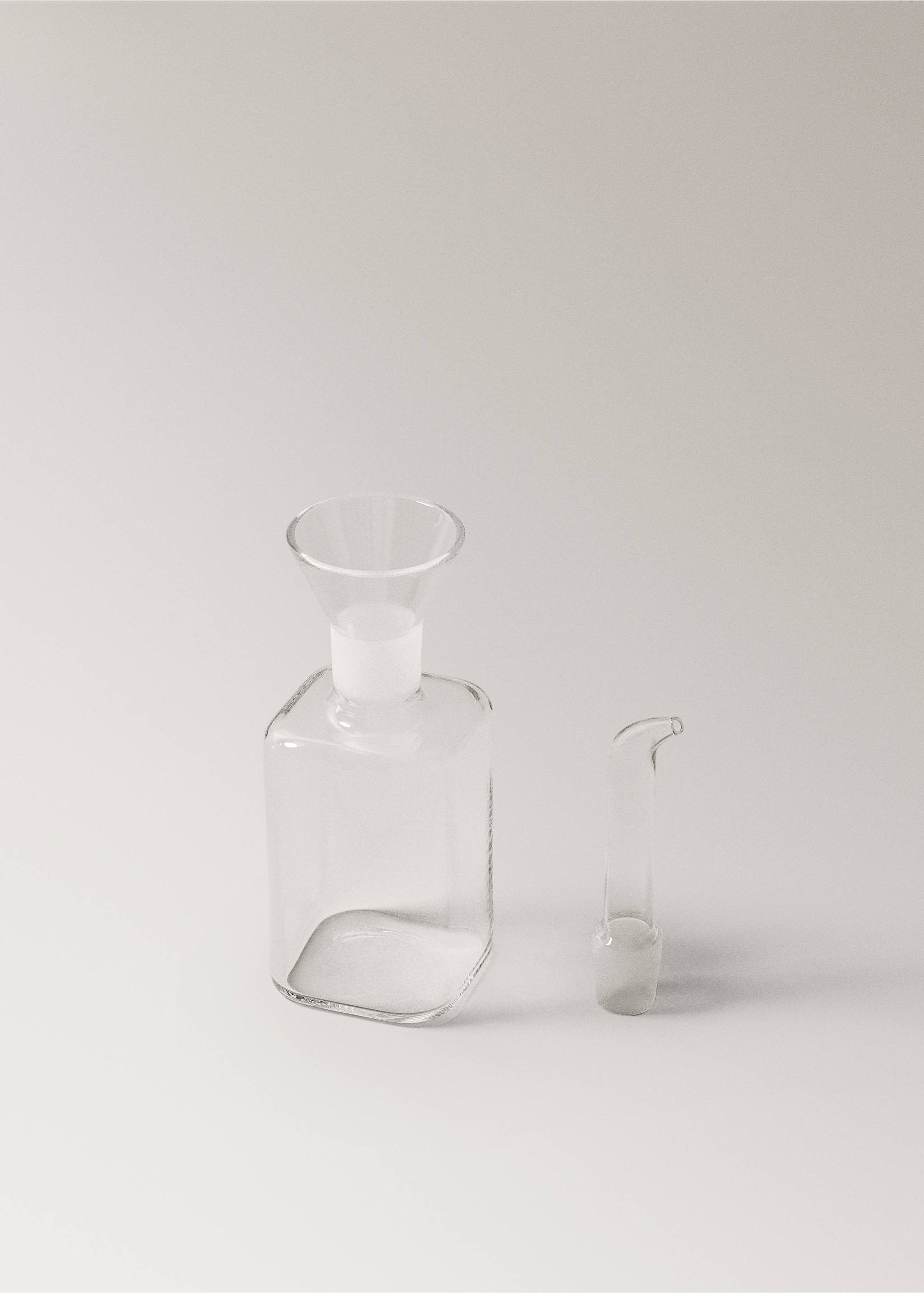 Small transparent borosilicate oil cruet - Details of the article 2, Off White. Ref: 17034445-00.