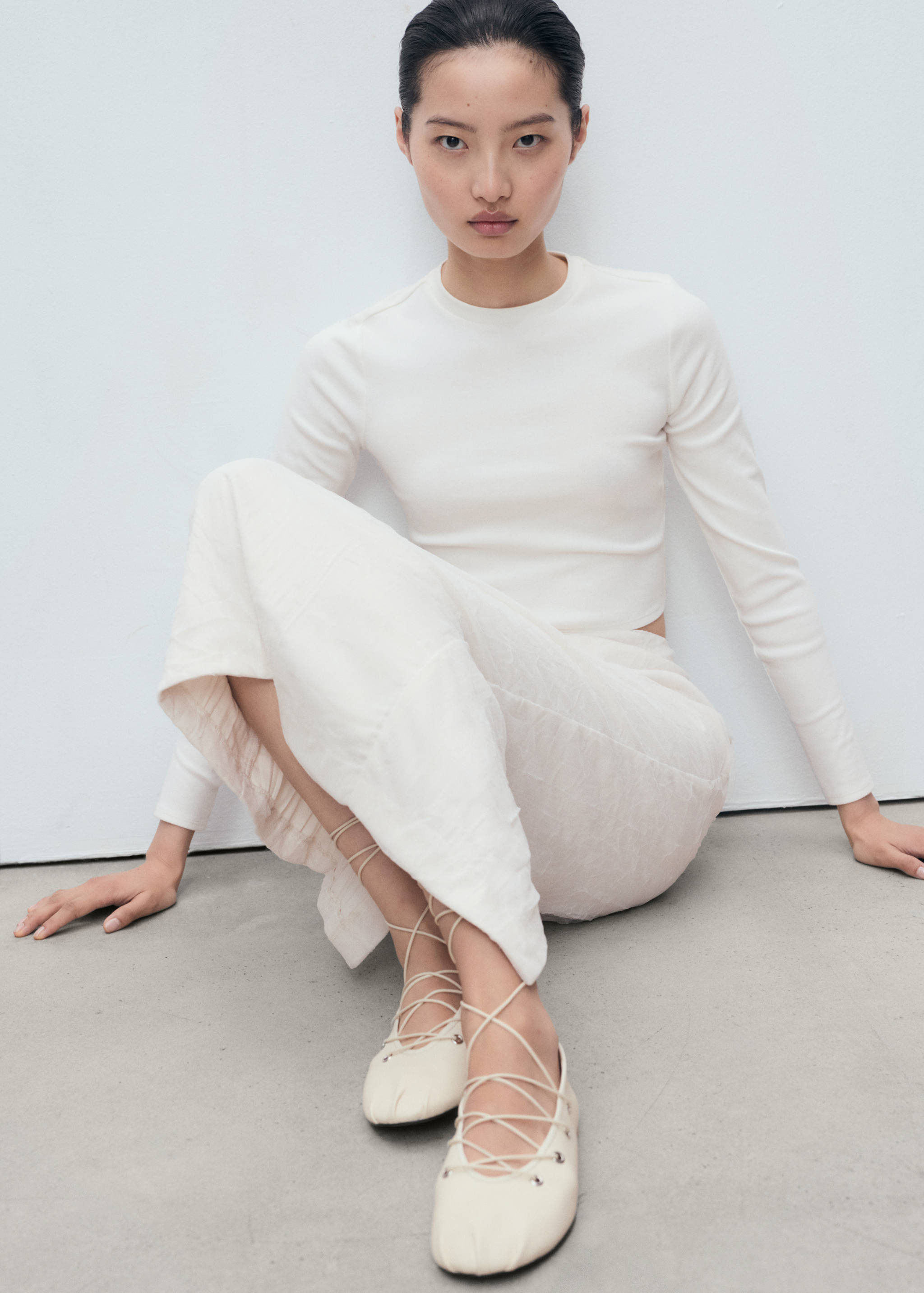 Long-sleeved cropped t-shirt - Details of the article 2