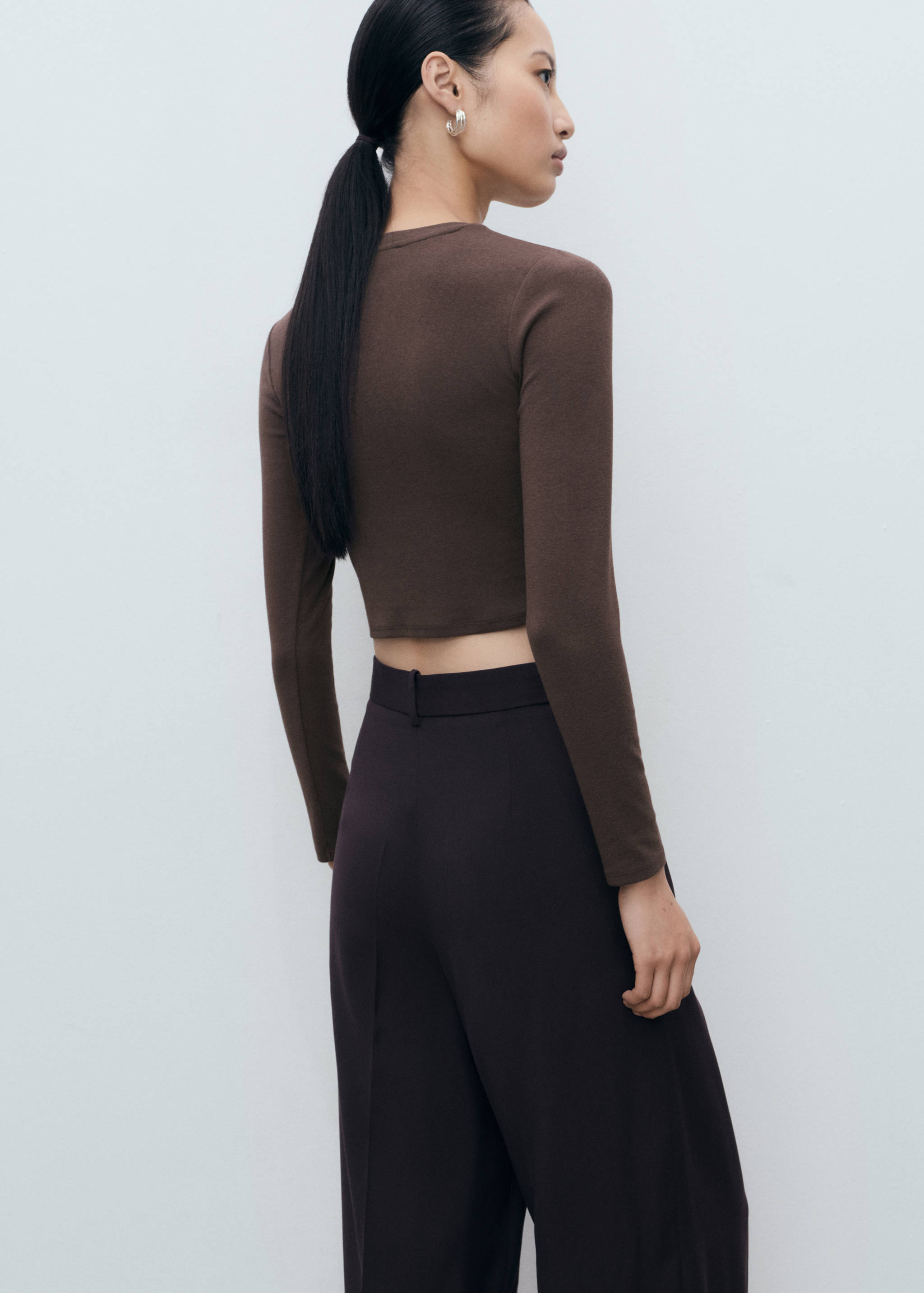 Long-sleeved cropped t-shirt - Reverse of the article
