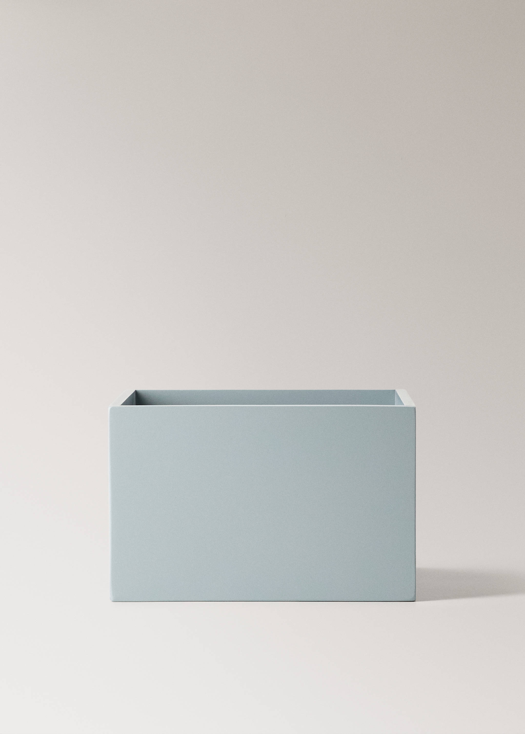 Mittlere Kinderbox in Farbe - Artikel ohne Model