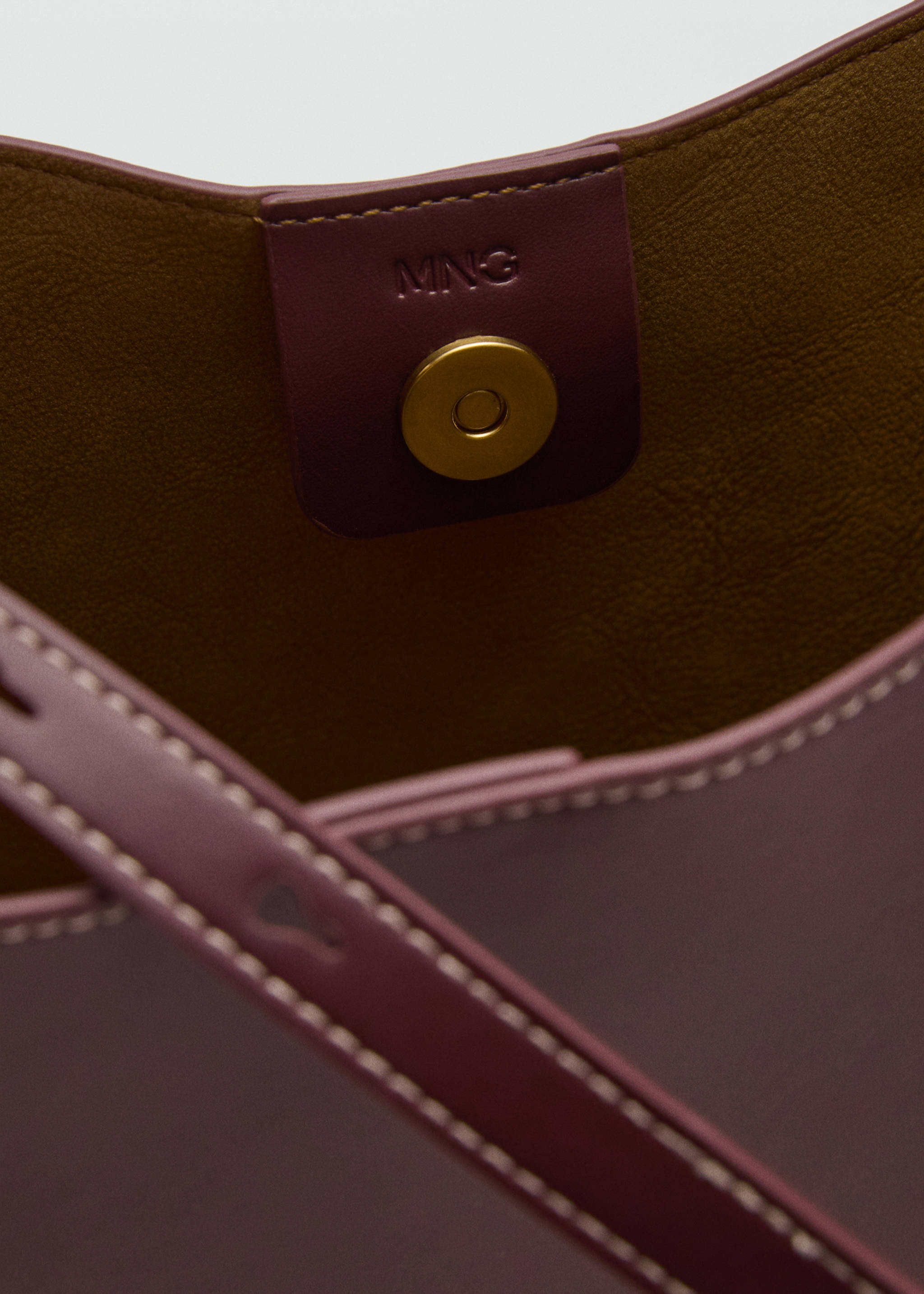 Large oval shoulder bag - Details of the article 1
