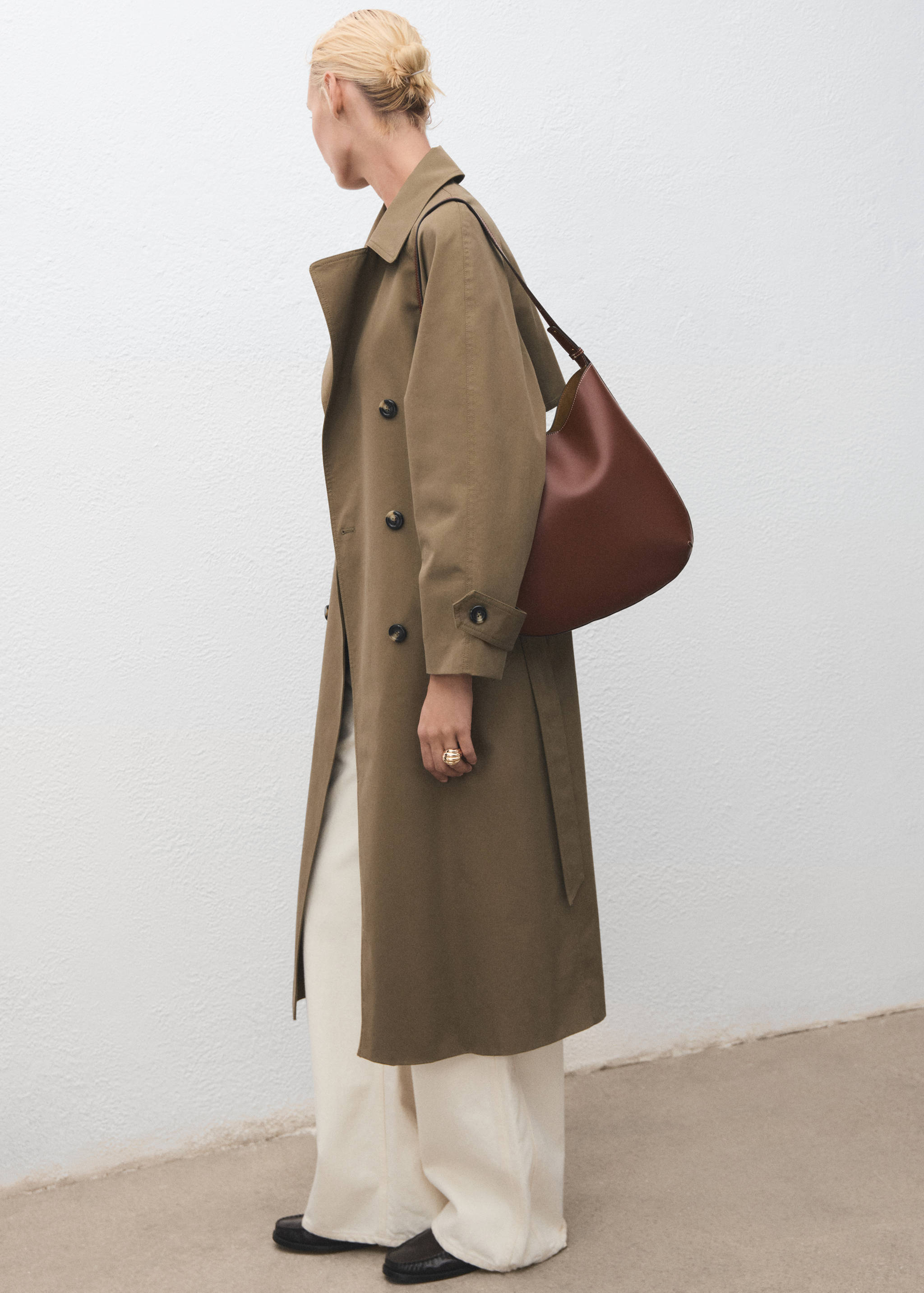 Large oval shoulder bag - General plane