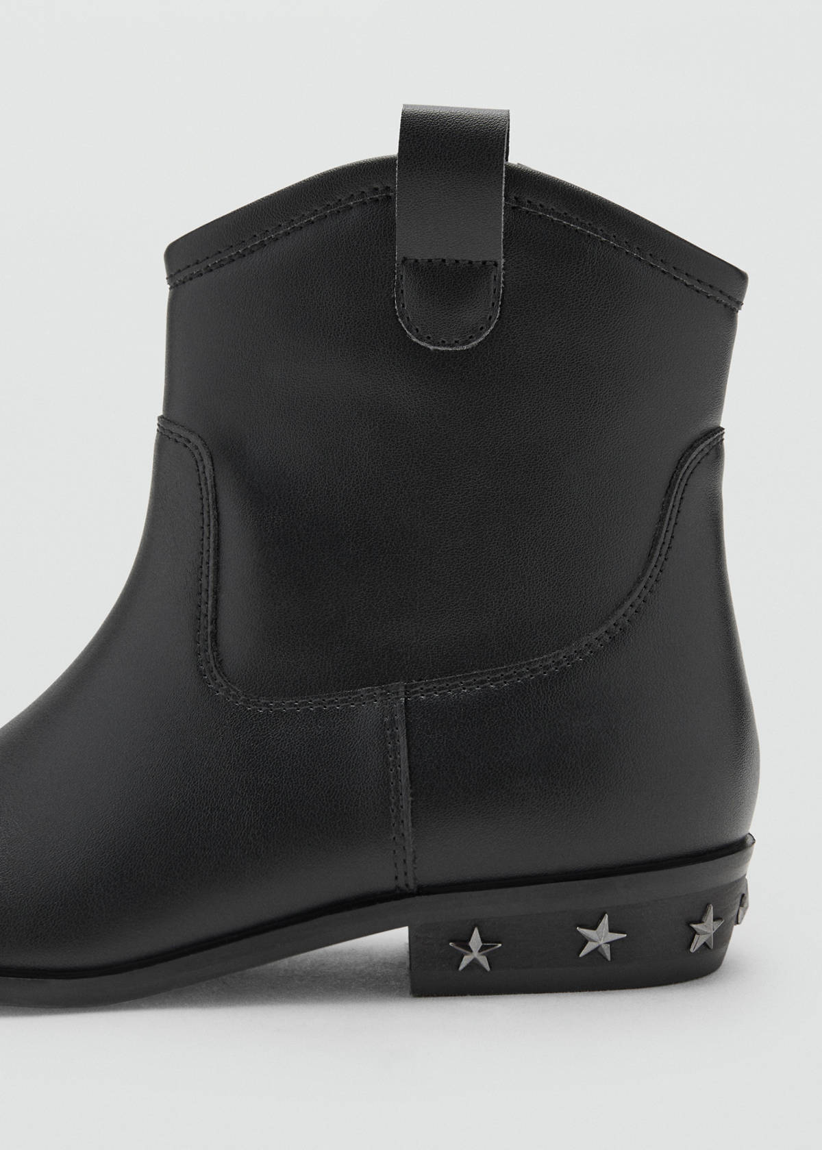 Stud ankle boots — Black