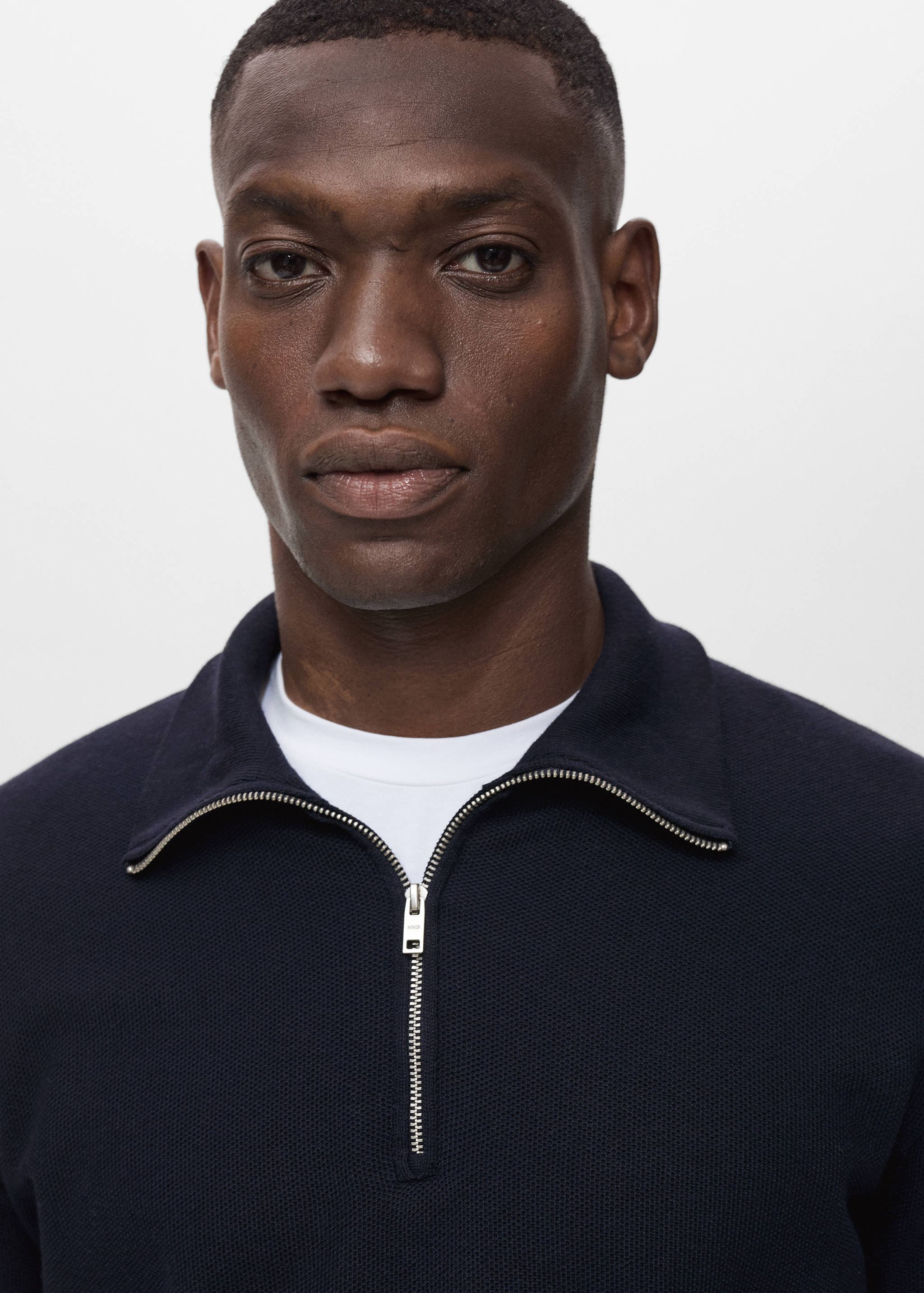 Pull-over microstructure col zippé - Détail de l'article 1