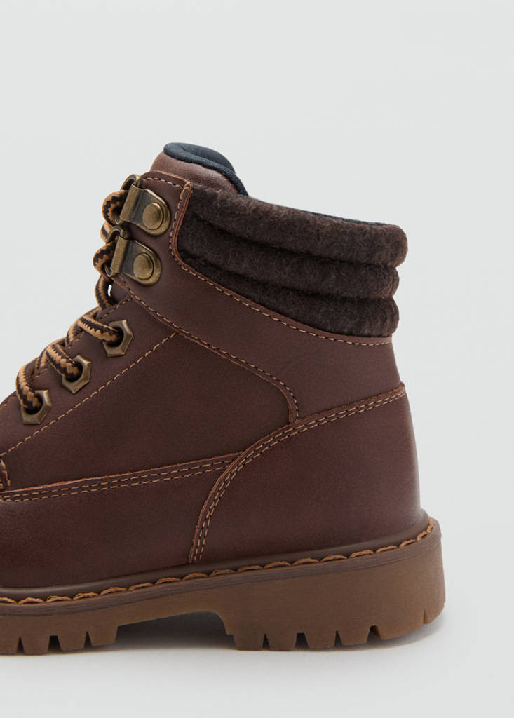 Lace-up mountain boots — Chocolate