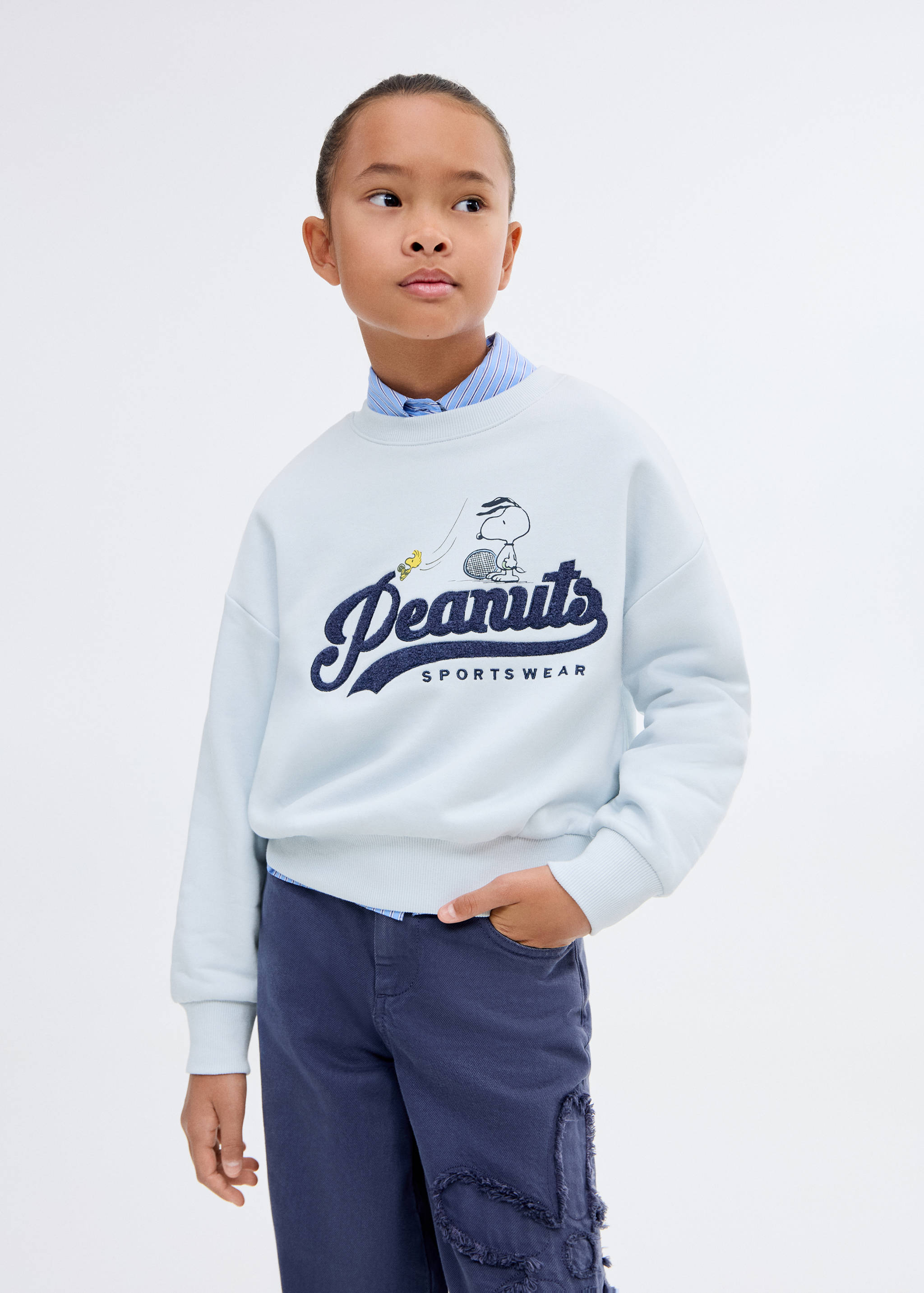 Embroidered Snoopy sweatshirt - Medium plane