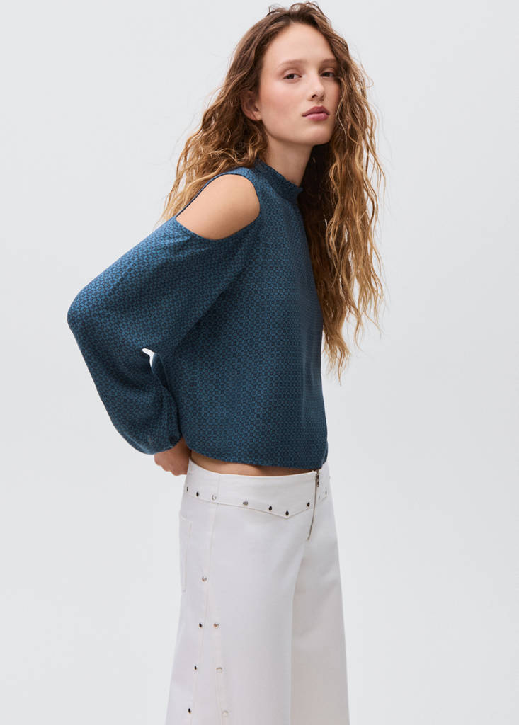 Printed blouse with cut-out — Navy