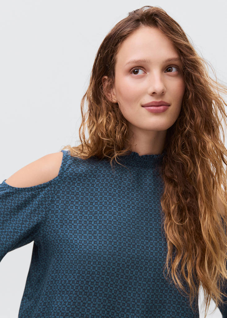 Printed blouse with cut-out — Navy