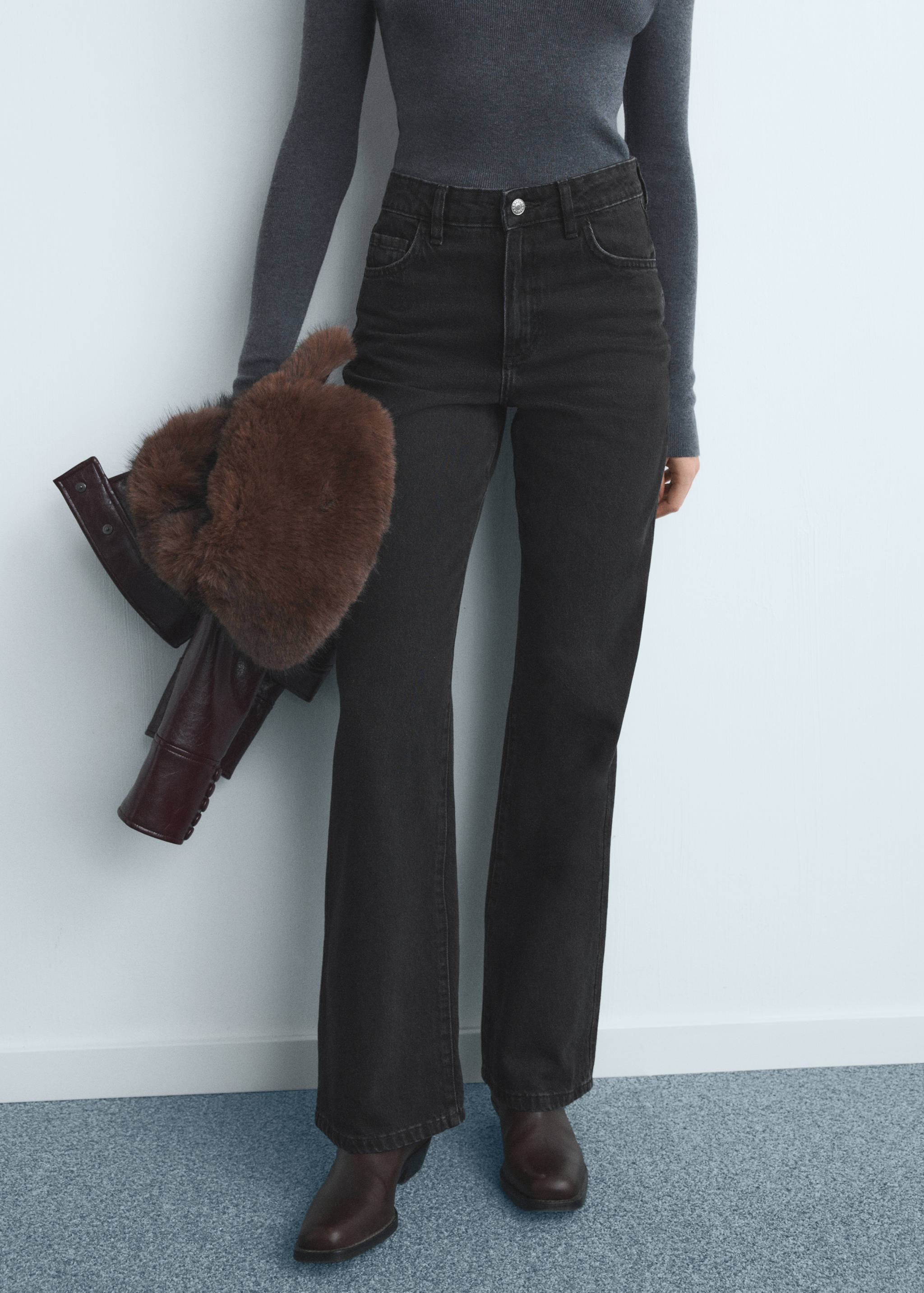 Jeans Danila med vide ben og høyt liv - Halvtotal bildeutsnitt