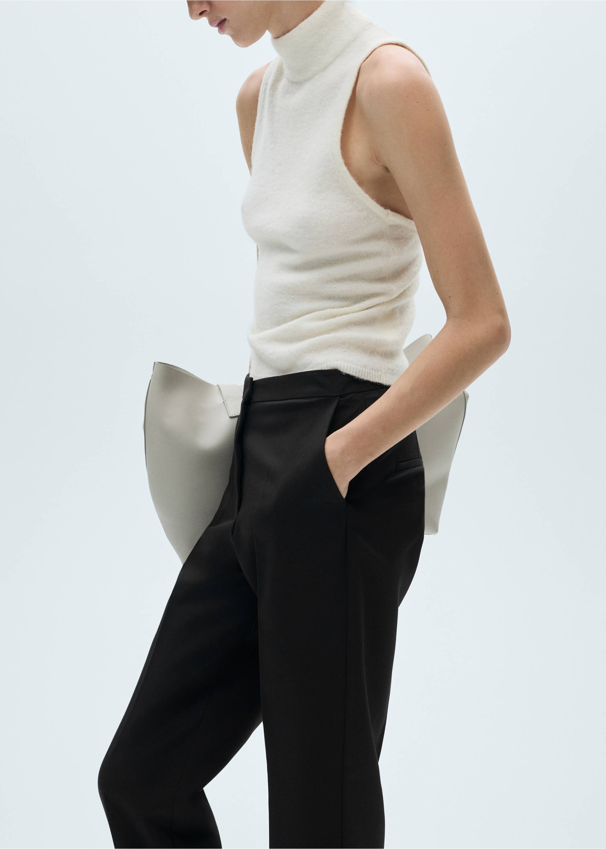 Straight suit trousers - Details of the article 3, Black. Ref: 17035806-00.