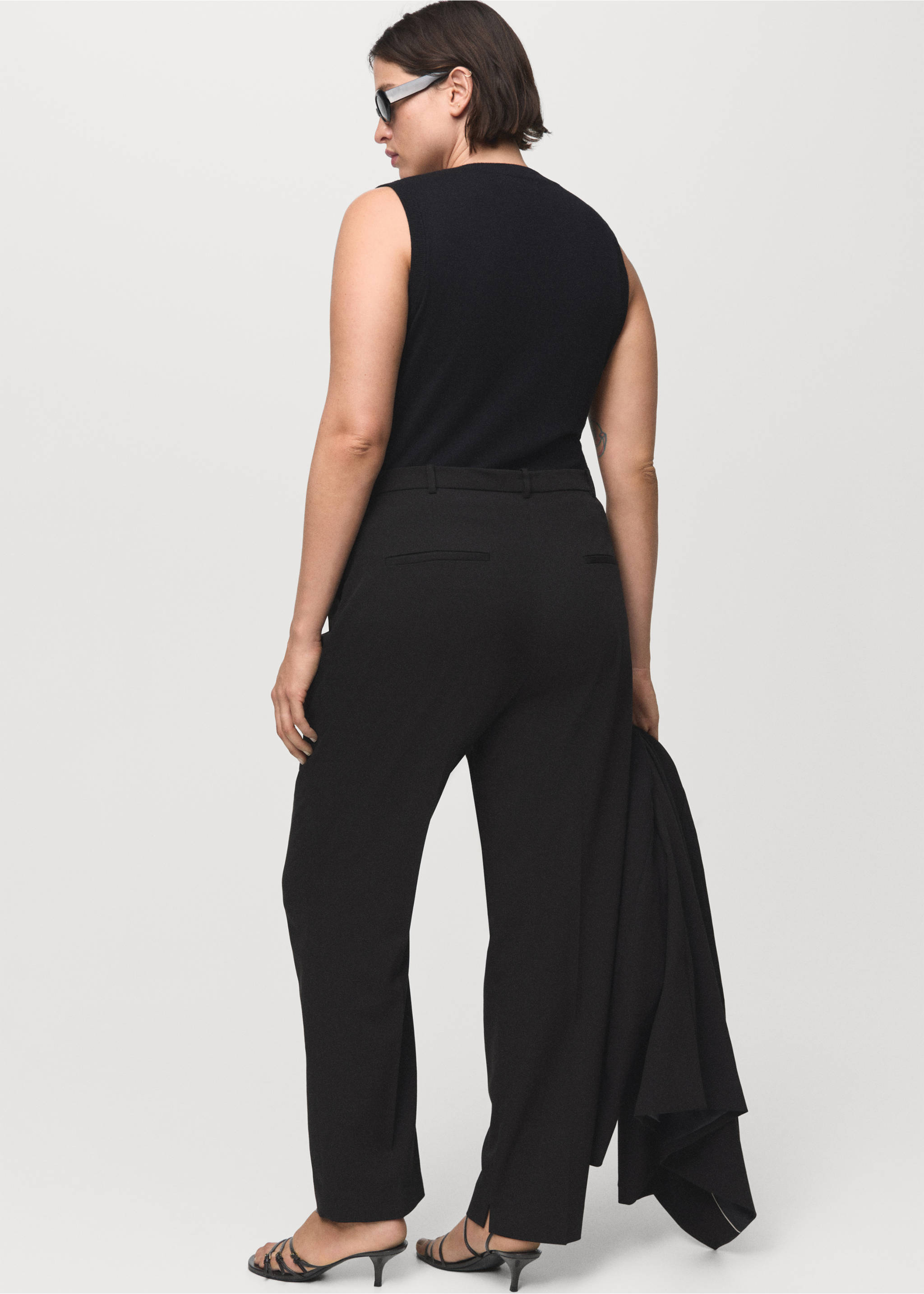 Straight suit trousers - Details of the article 4, Black. Ref: 17035806-00.