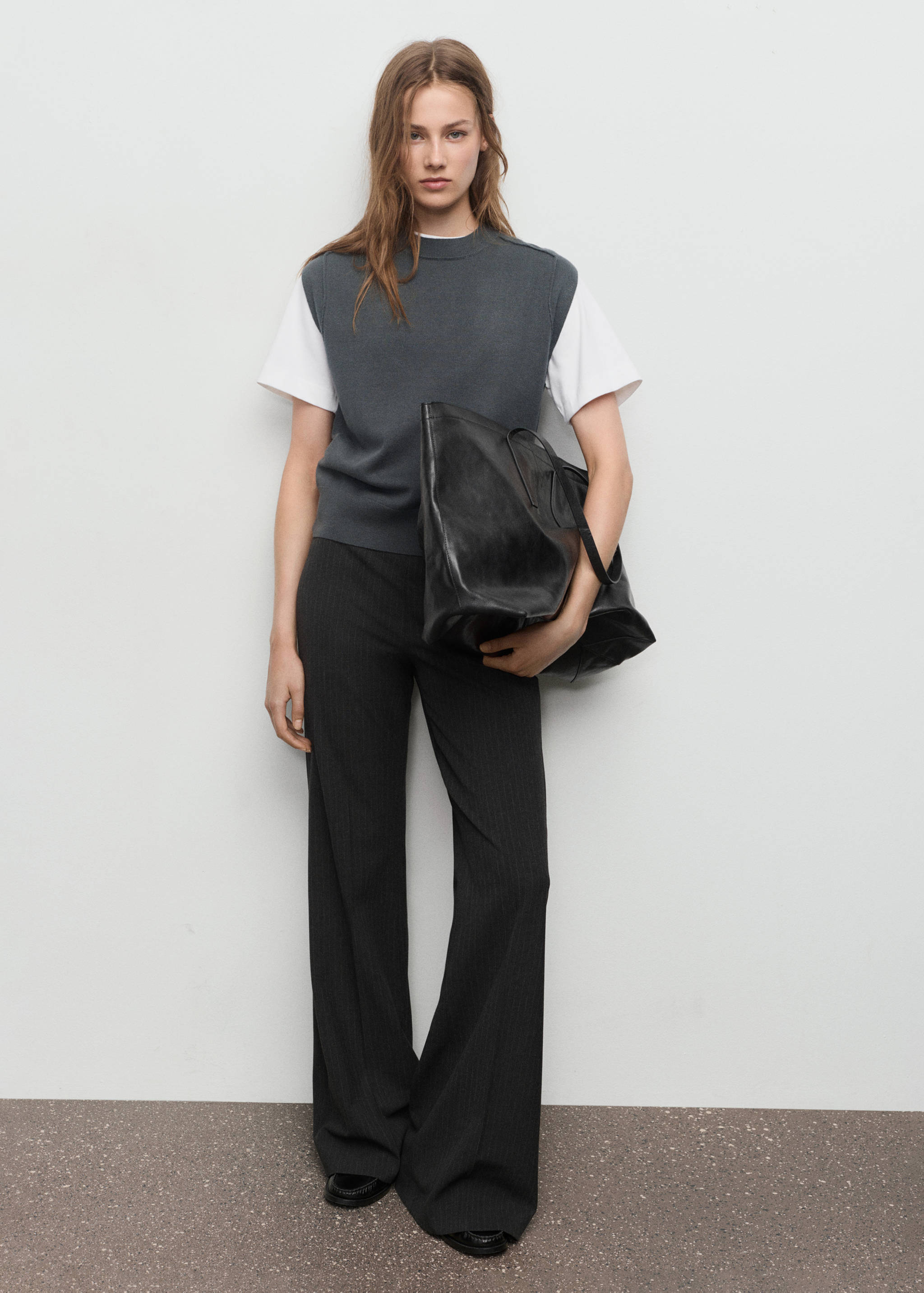 Knitted vest with seam detail - General plane