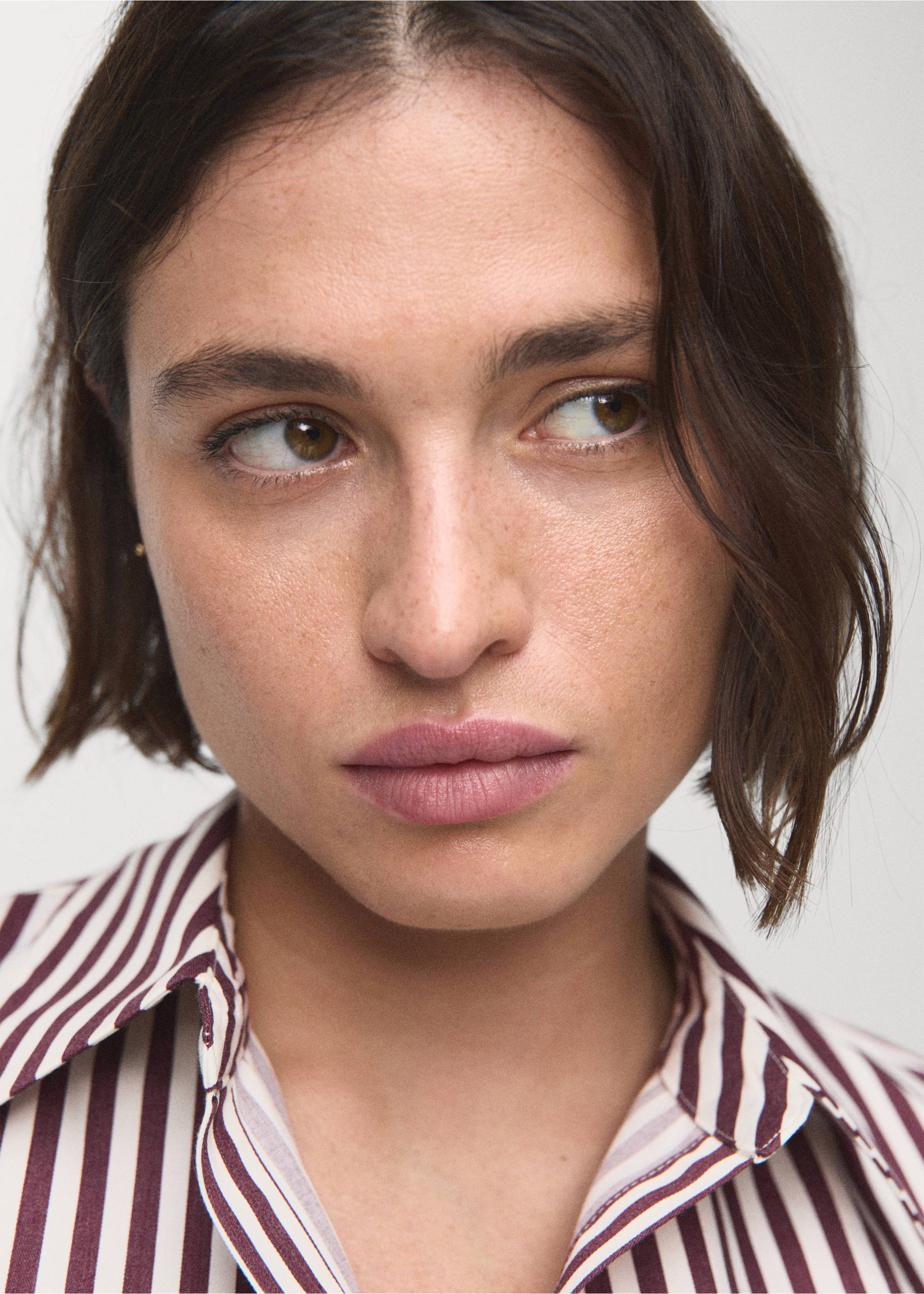 Pocket striped shirt - Details of the article 4, Ecru. Ref: 17035814-00.
