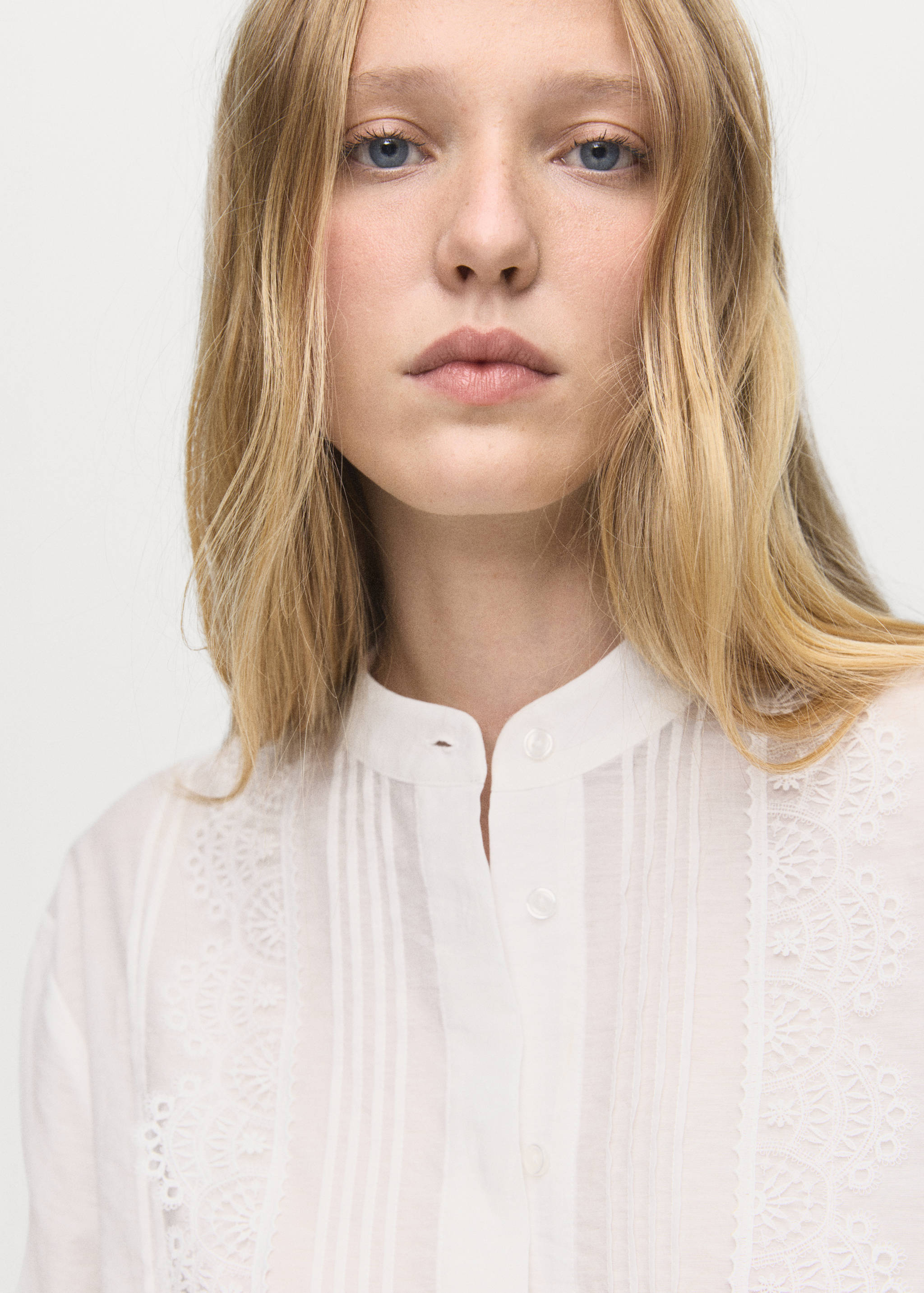 Blouse with lace trim details - Details of the article 1