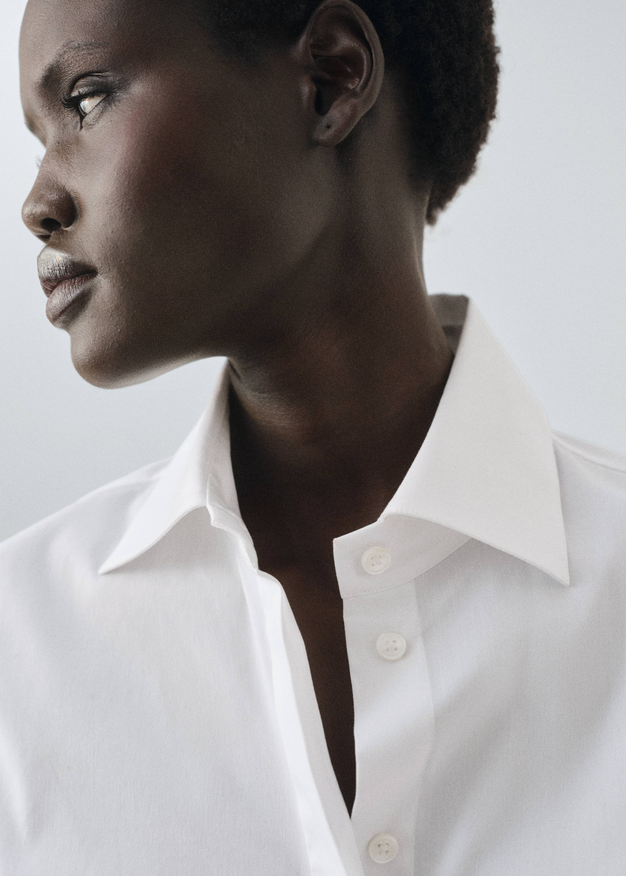 Slim-fit poplin shirt - Details of the article 1