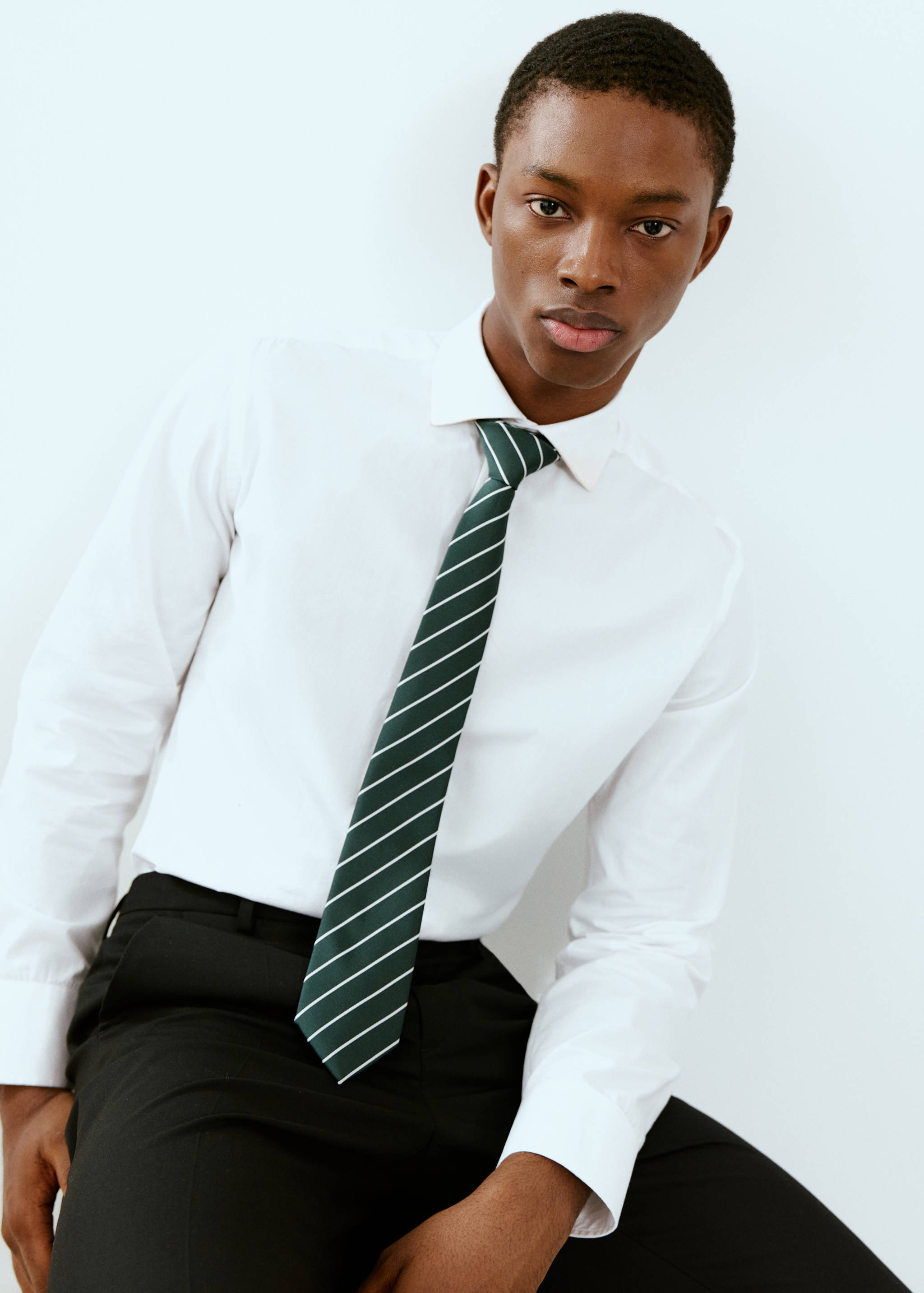 Галстук в полоску - Общий план