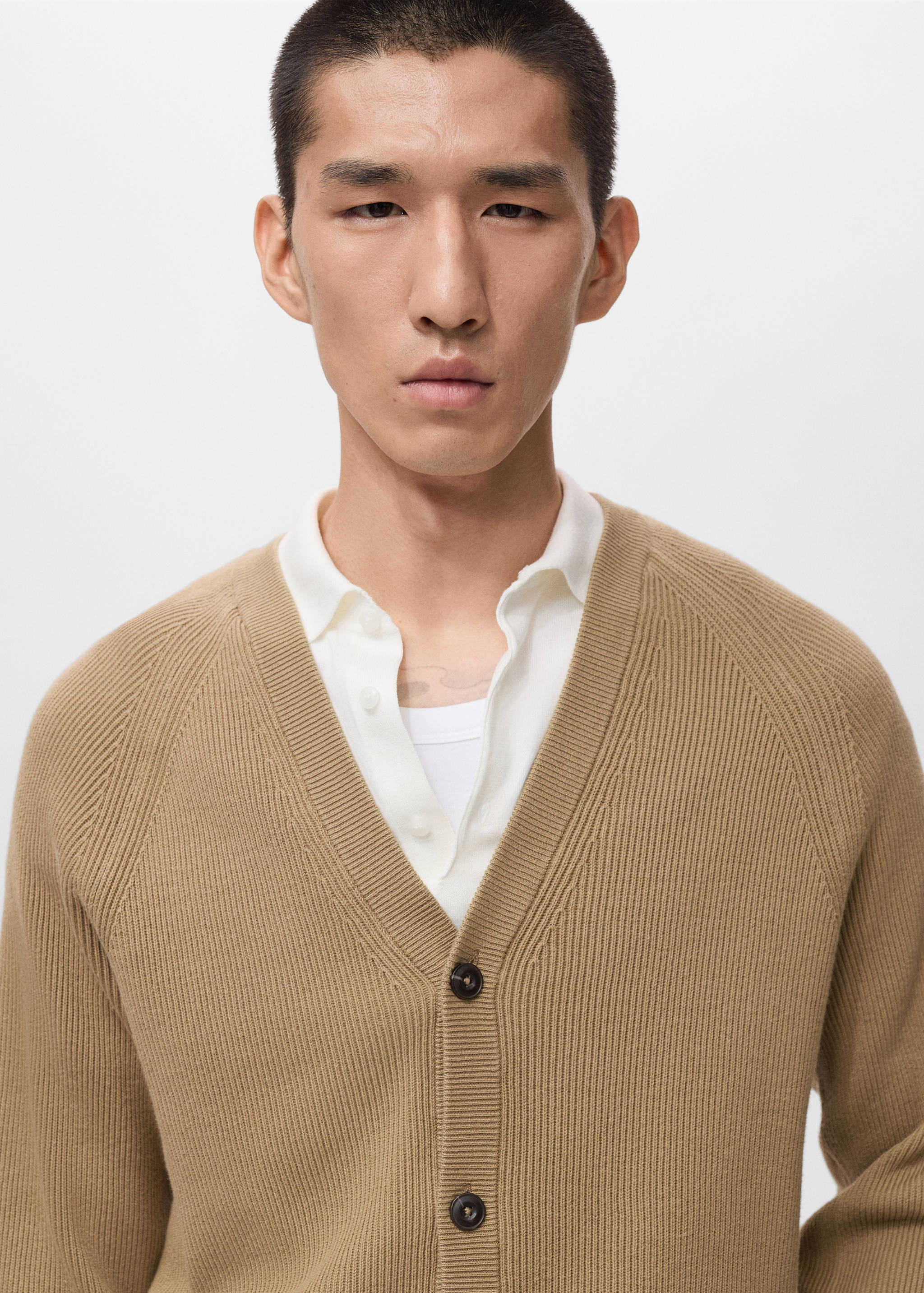 Ribbstickad cardigan knappar - Detaljer om artikeln 1